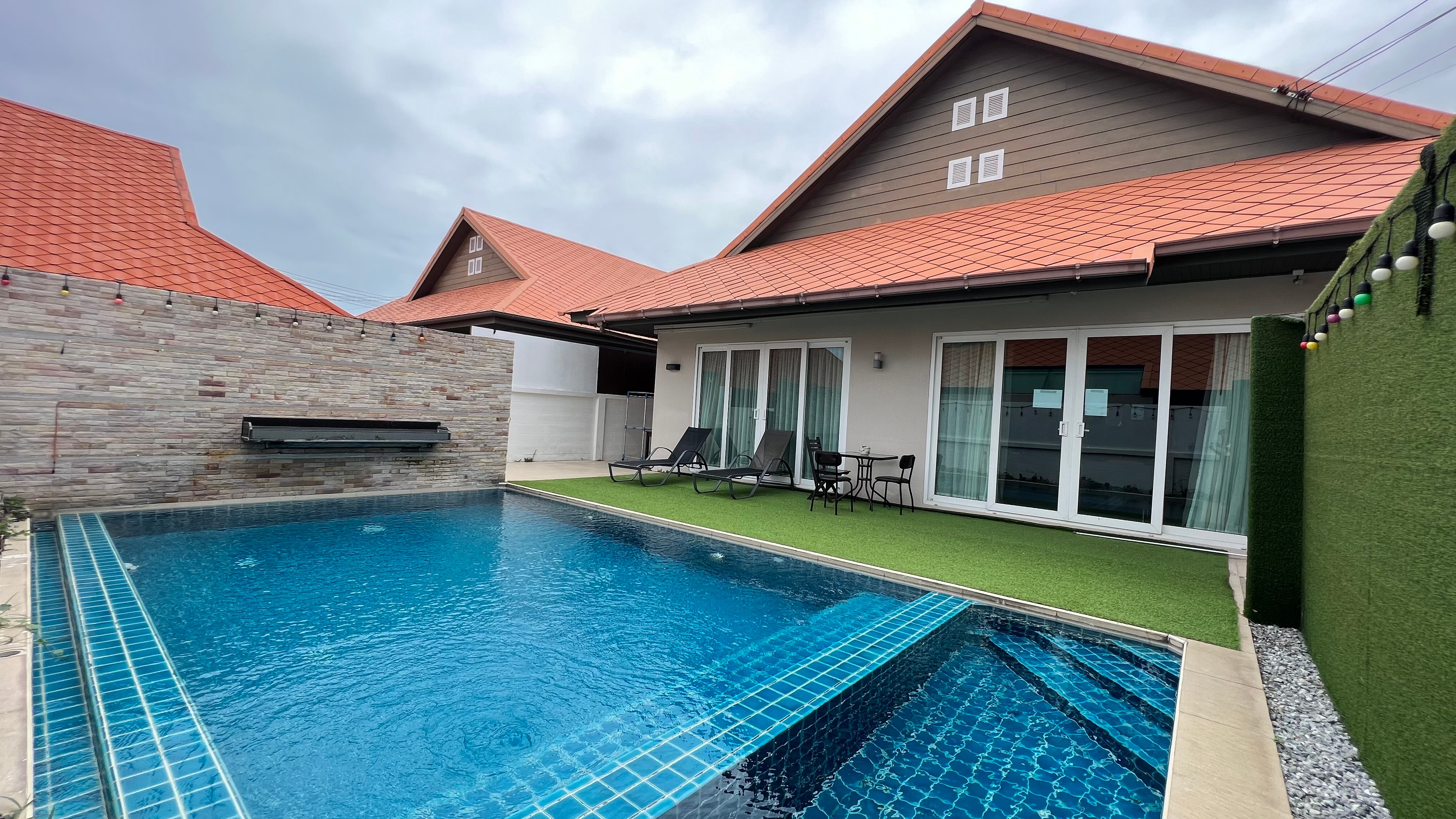 3 bed 3 bath Pool Villa in Jomtien photo 14