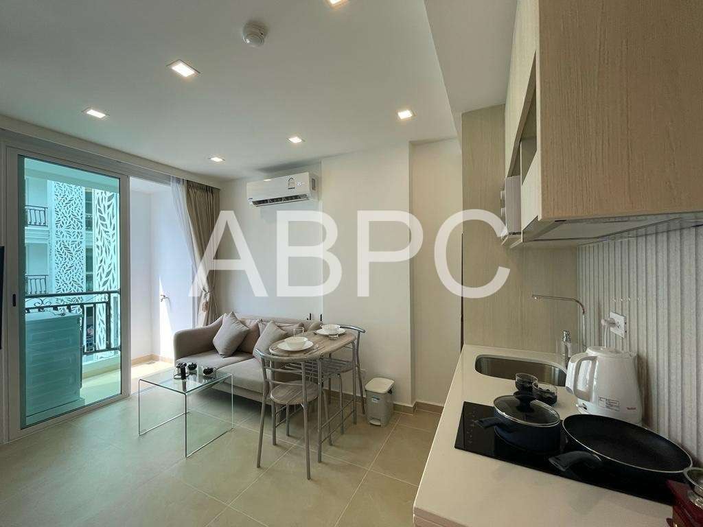 Pool View 1 Bed 1 Bath Condo In Central Pattaya photo 5
