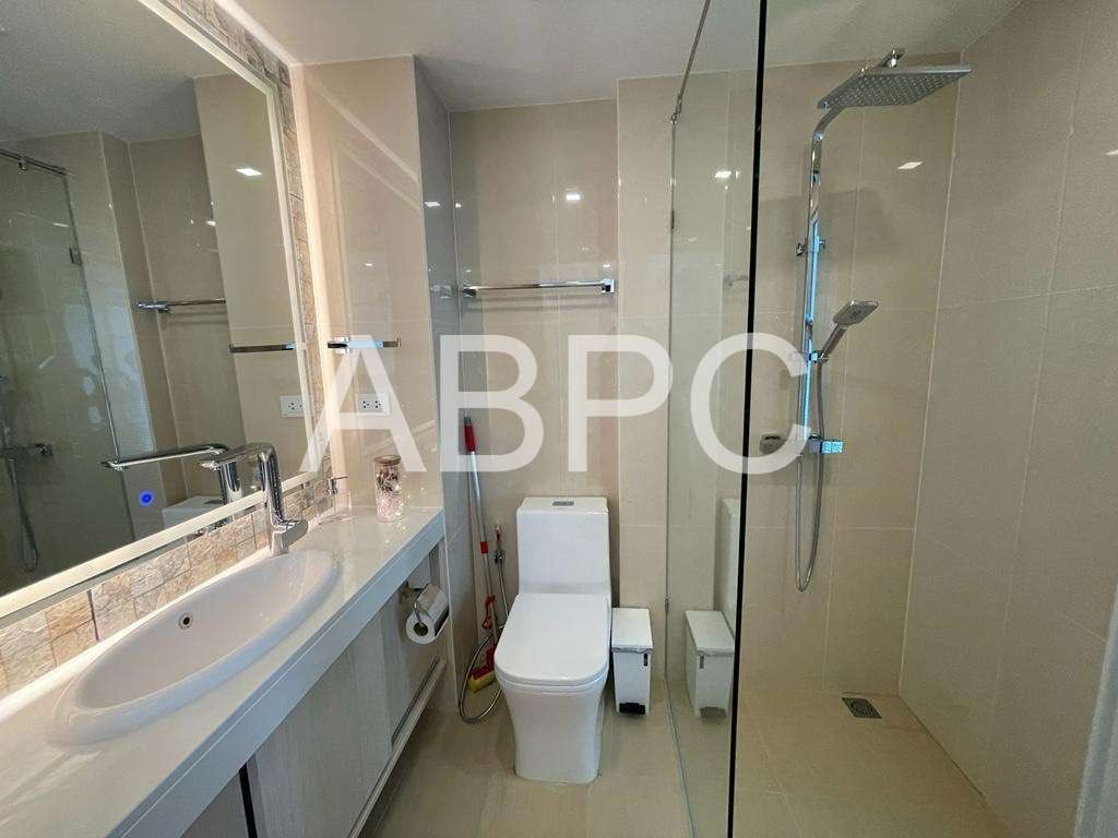 Pool View 1 Bed 1 Bath Condo In Central Pattaya photo 8