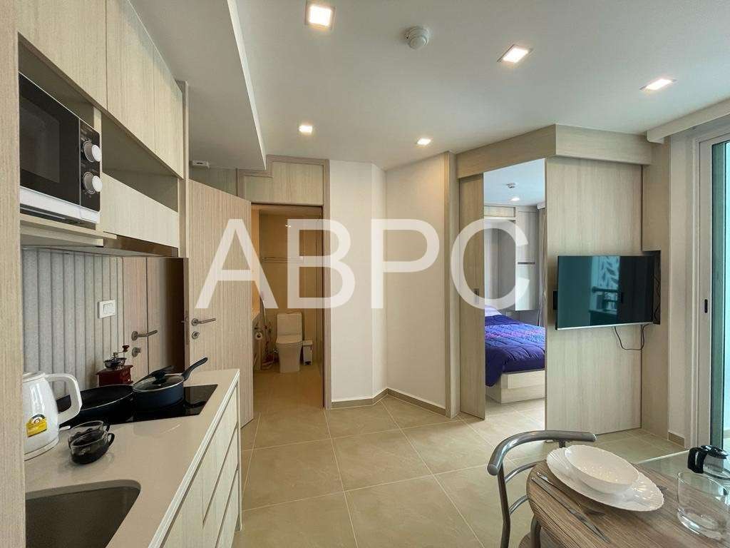 Pool View 1 Bed 1 Bath Condo In Central Pattaya photo 3