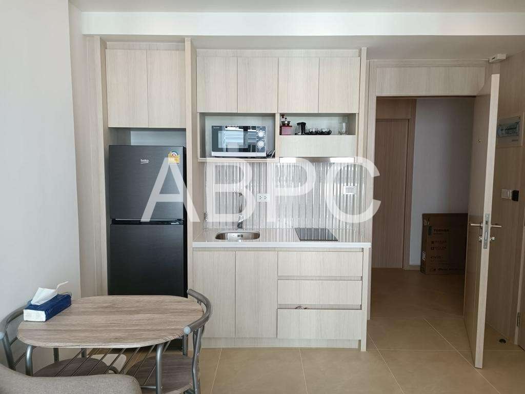 Pool View 1 Bed 1 Bath Condo In Central Pattaya photo 6
