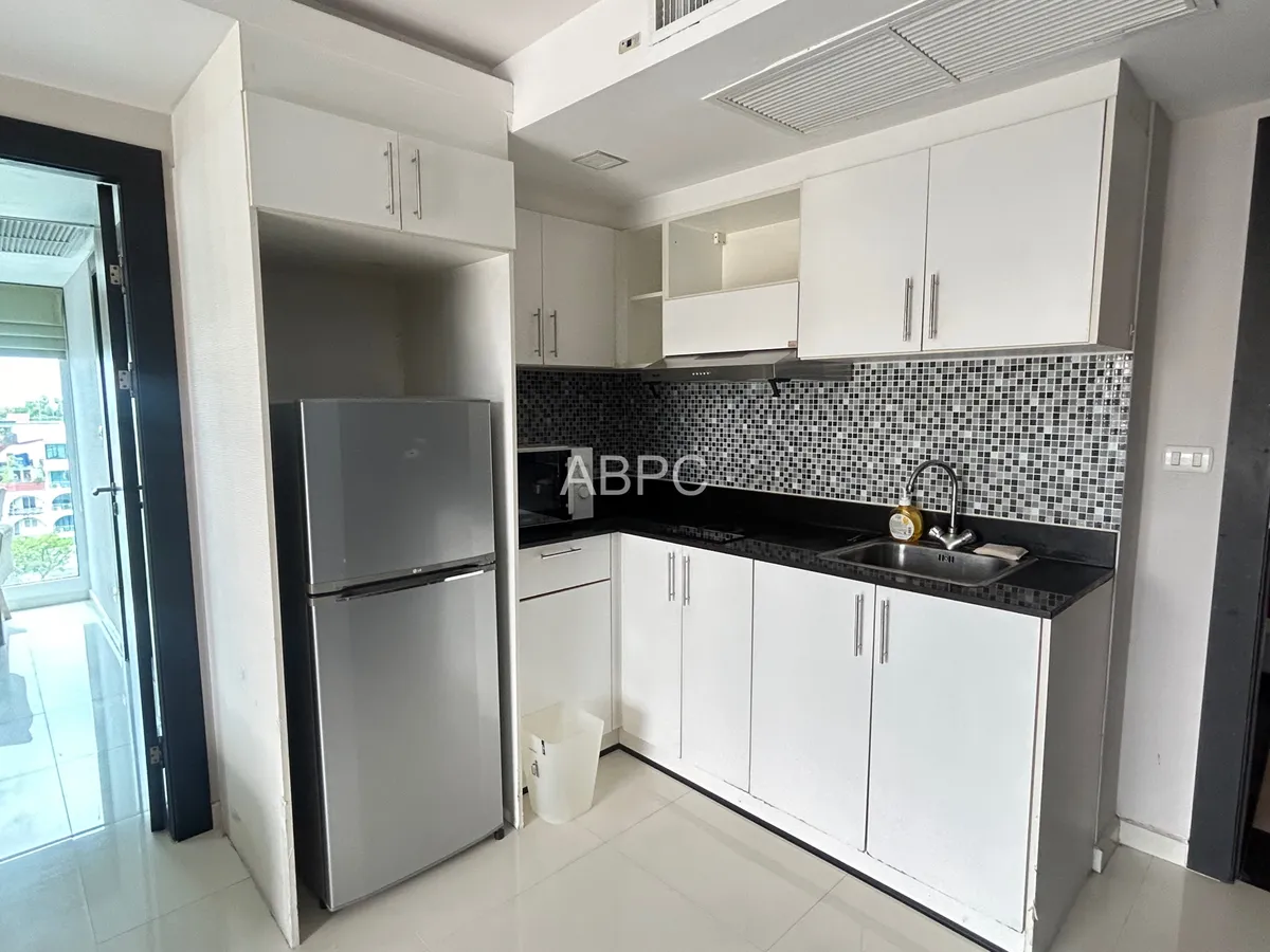 Just listed top floor Corner Unit 1 Bedroom Condo in Avenue Residence for sale and rent ABPC8016 photo 10