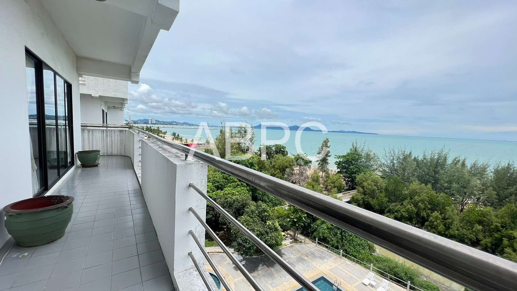 3 Bedrooms 3 Bathroom in Na Jomtien photo 6