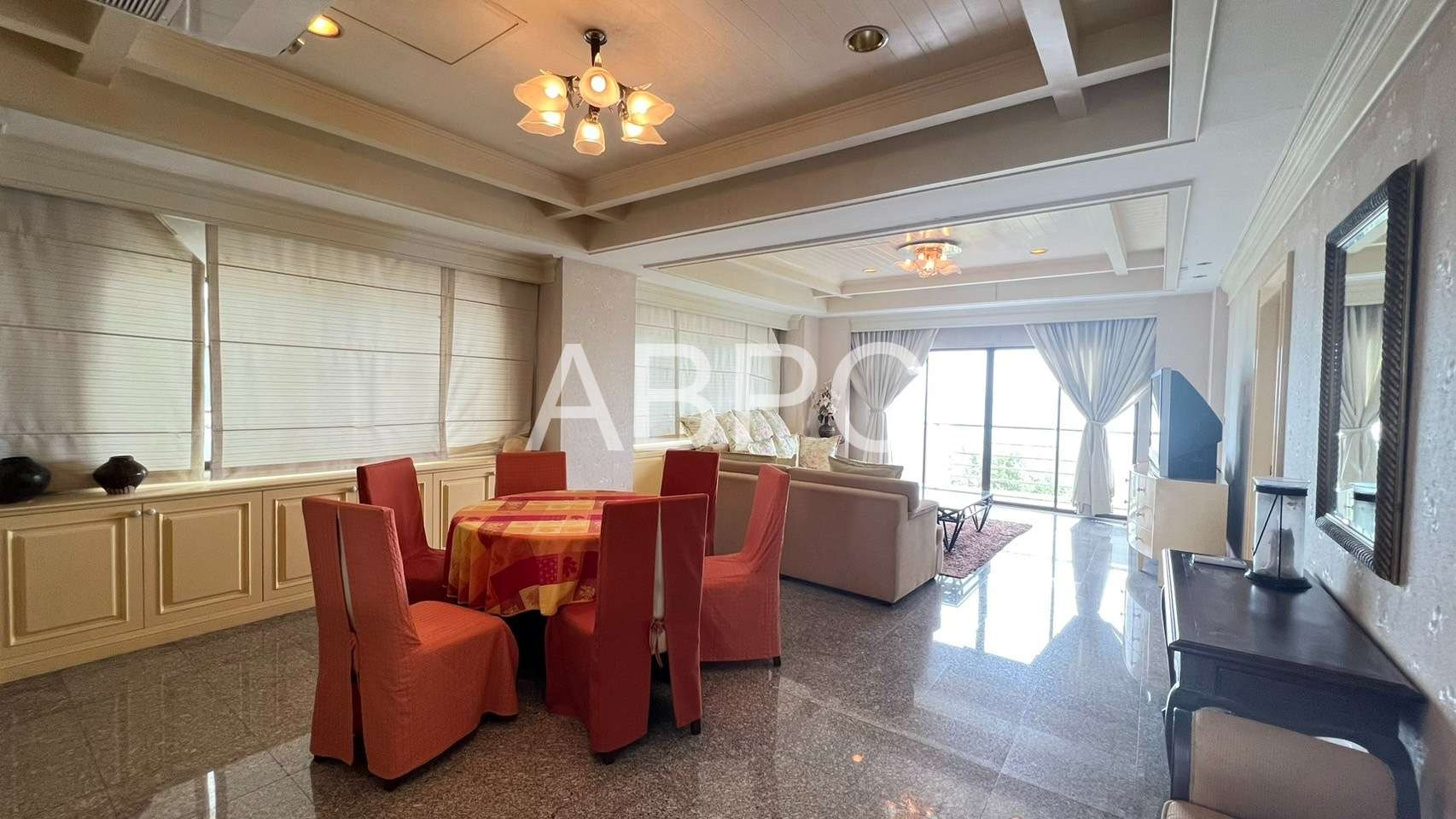 3 Bedrooms 3 Bathroom in Na Jomtien photo 4
