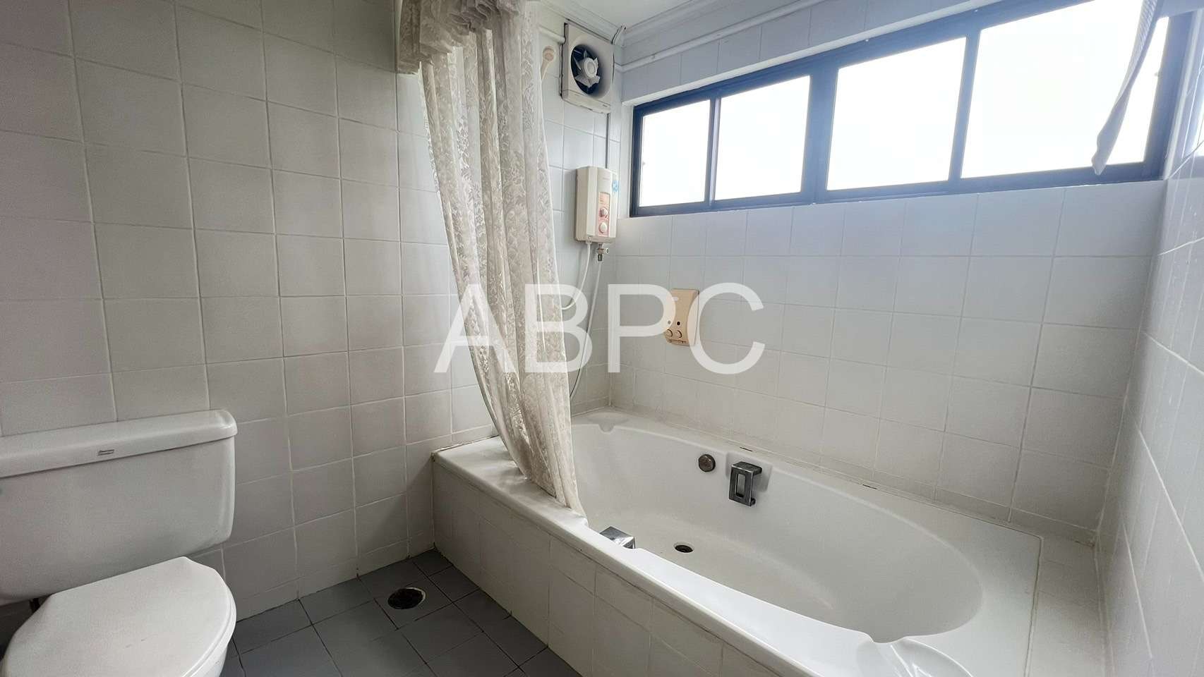 3 Bedrooms 3 Bathroom in Na Jomtien photo 7