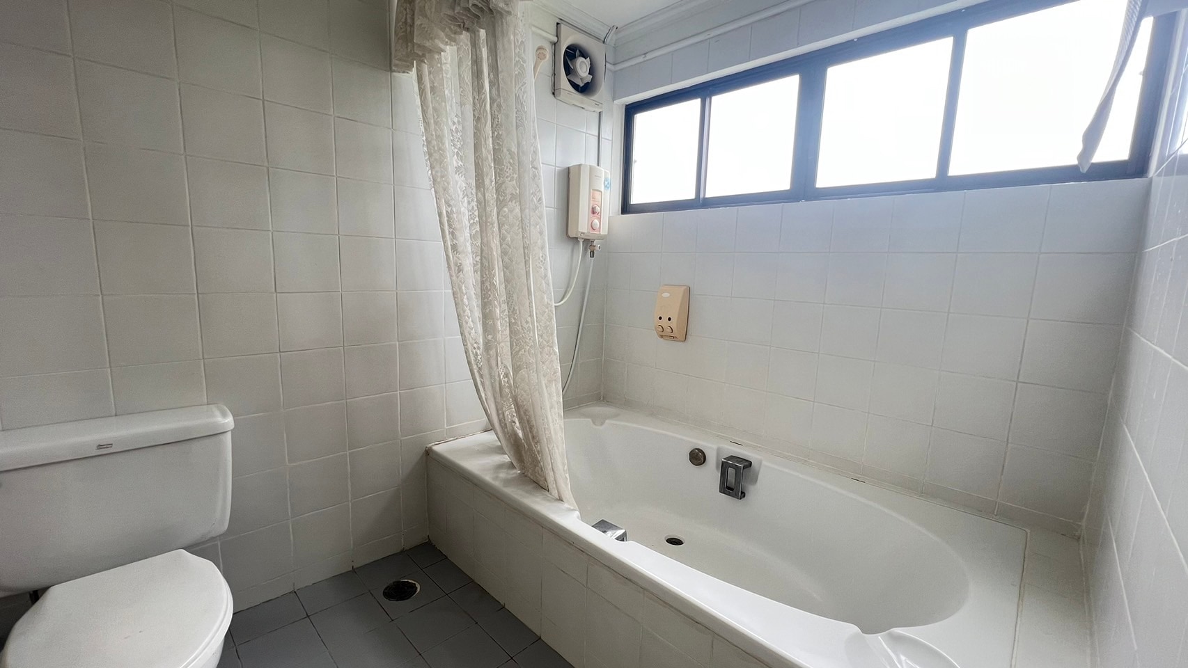 3 Bedrooms 3 Bathroom in Na Jomtien photo 23