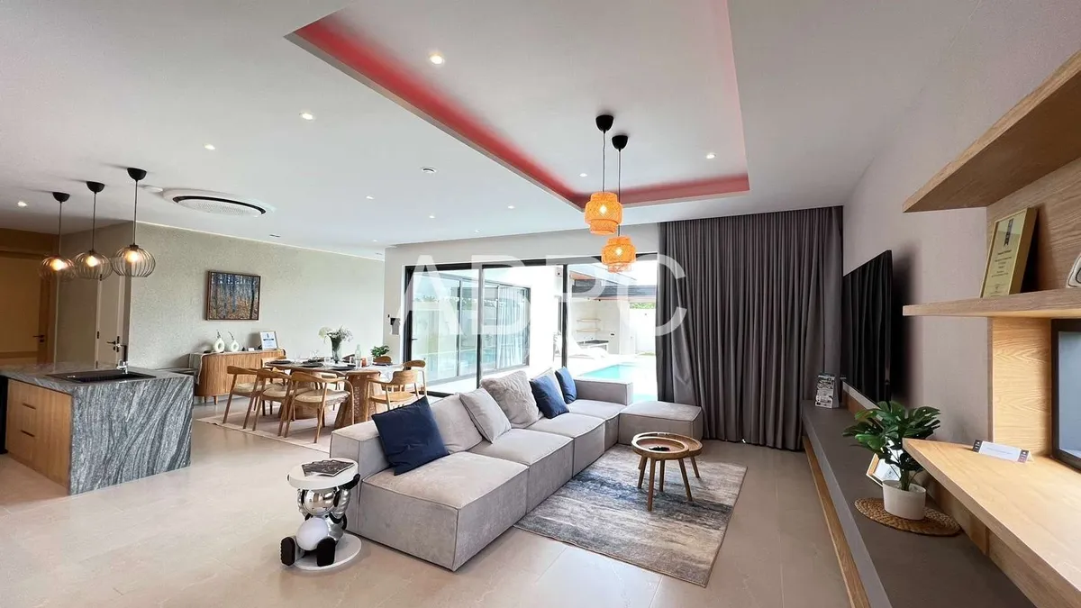 4 Bedrooms 6 Bathrooms in East Pattaya photo 8