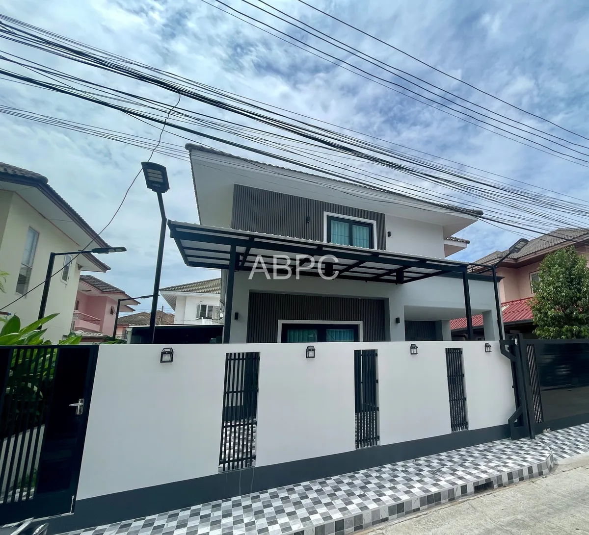 4 Bedroom House for Rent in Jomtien