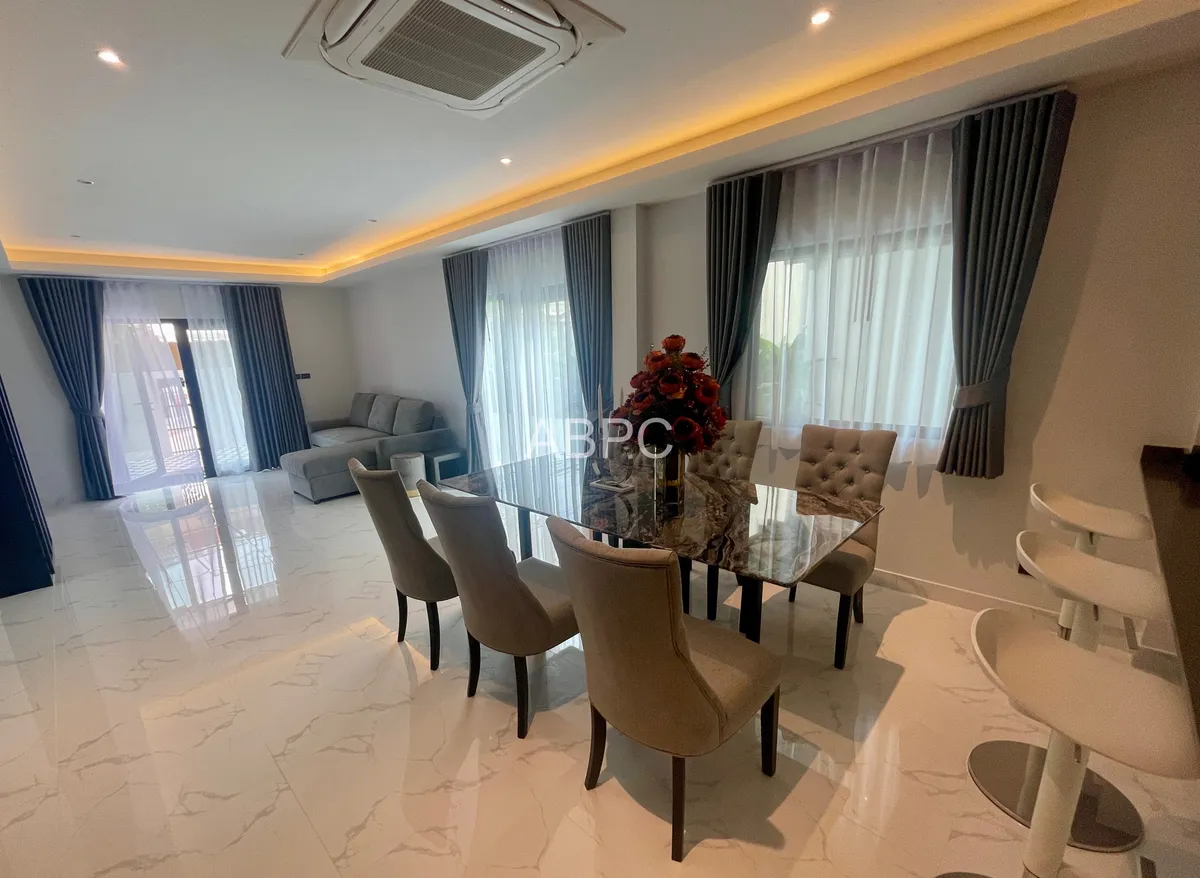 4 Bedroom House for Rent in Jomtien photo 5