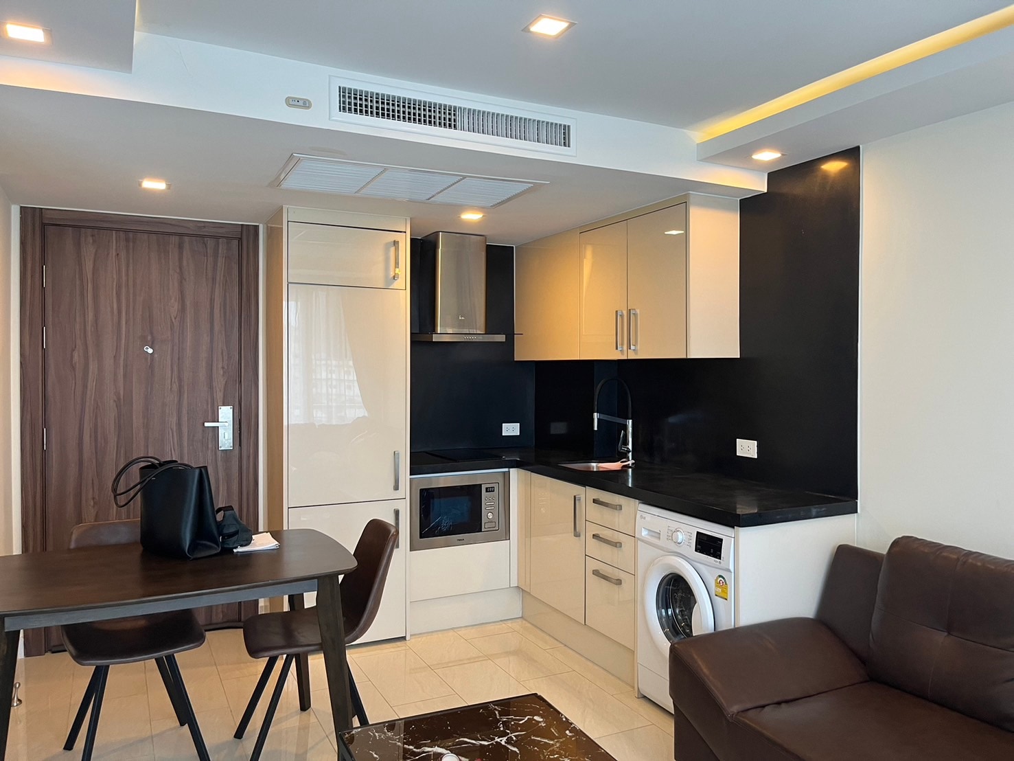 1 Bedroom Condo in Grand Avenue Residence For rent photo 12