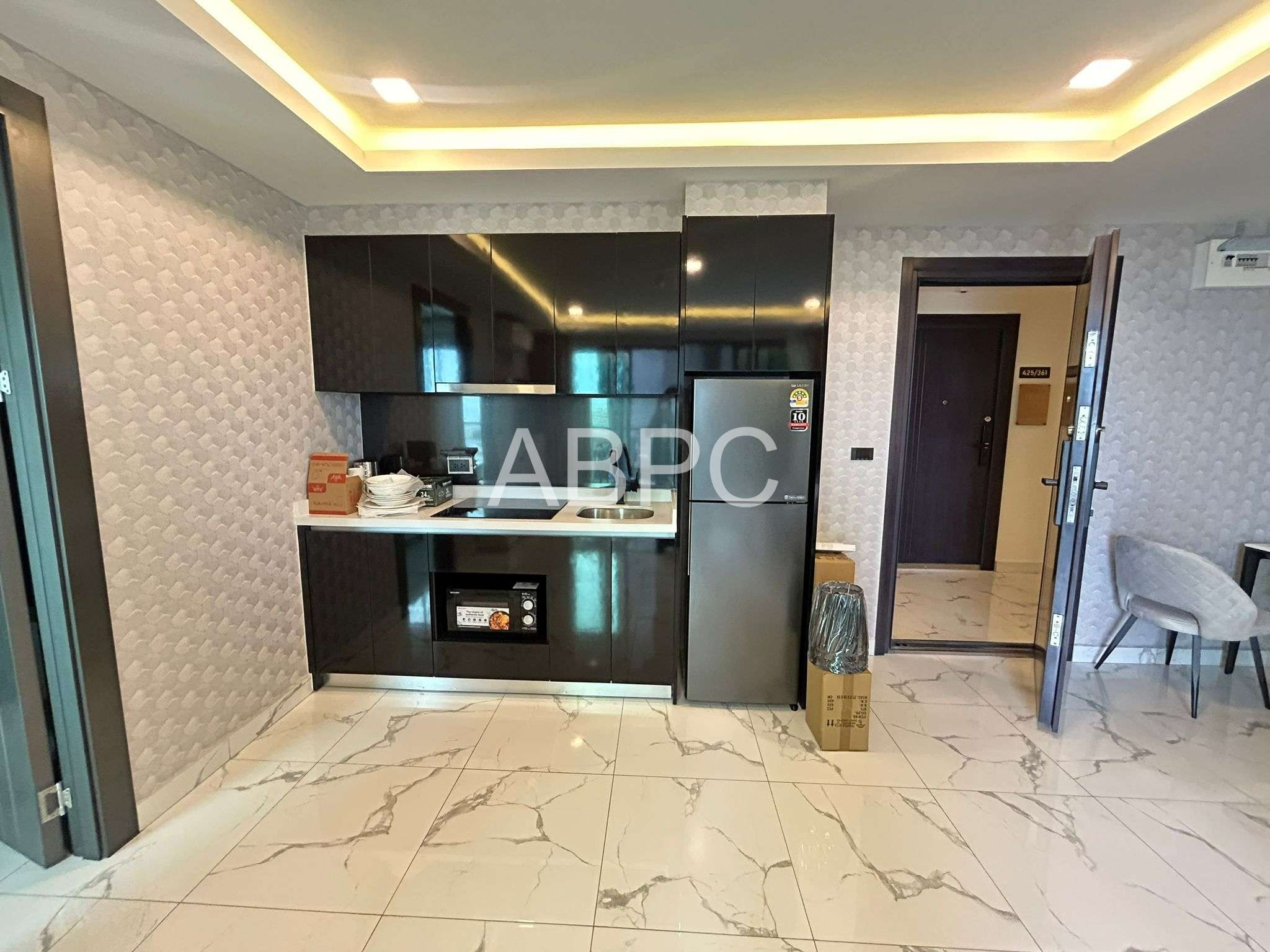 Just In 2 Bedroom Condo for rent photo 6