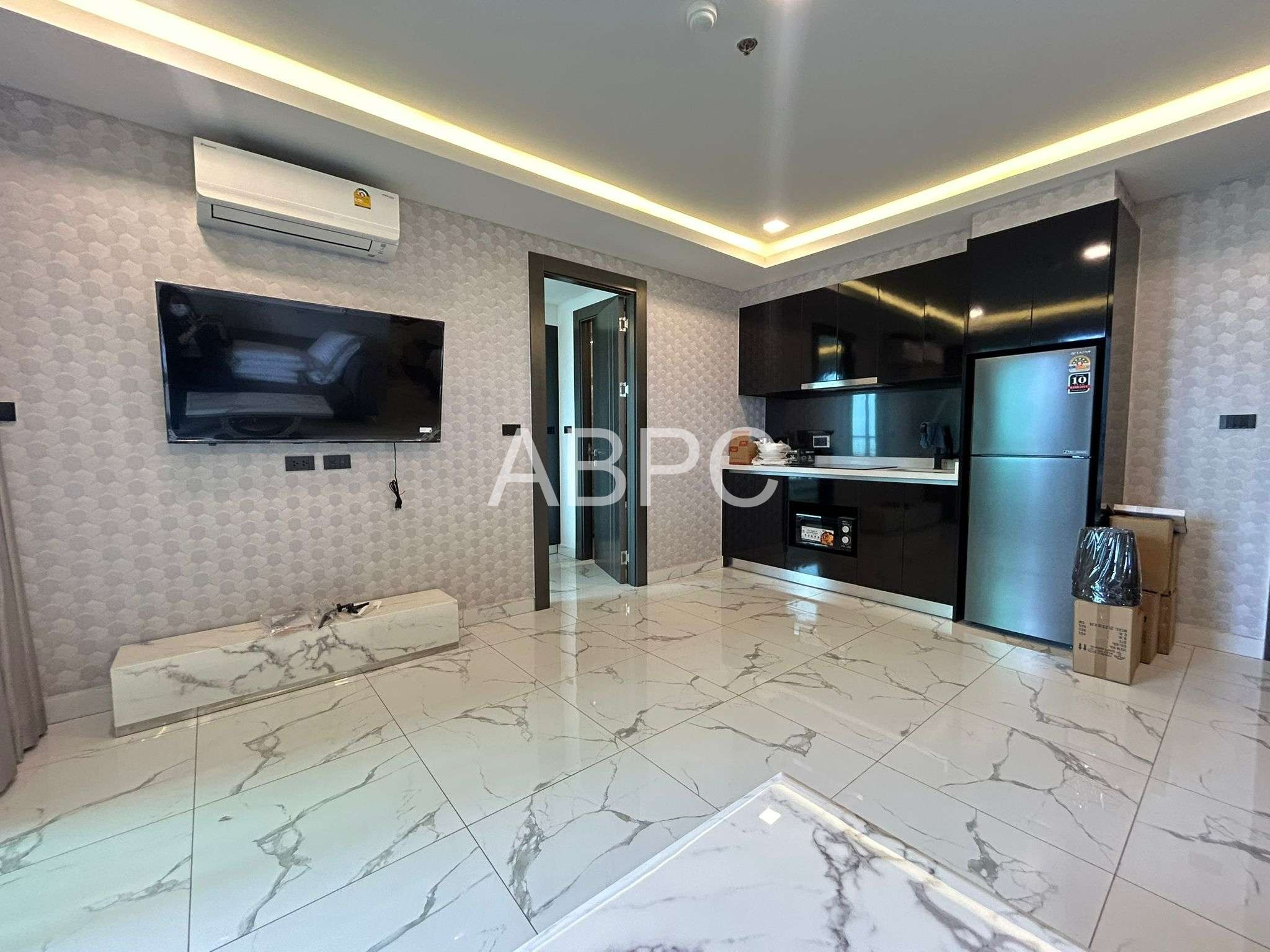 Just In 2 Bedroom Condo for rent photo 2