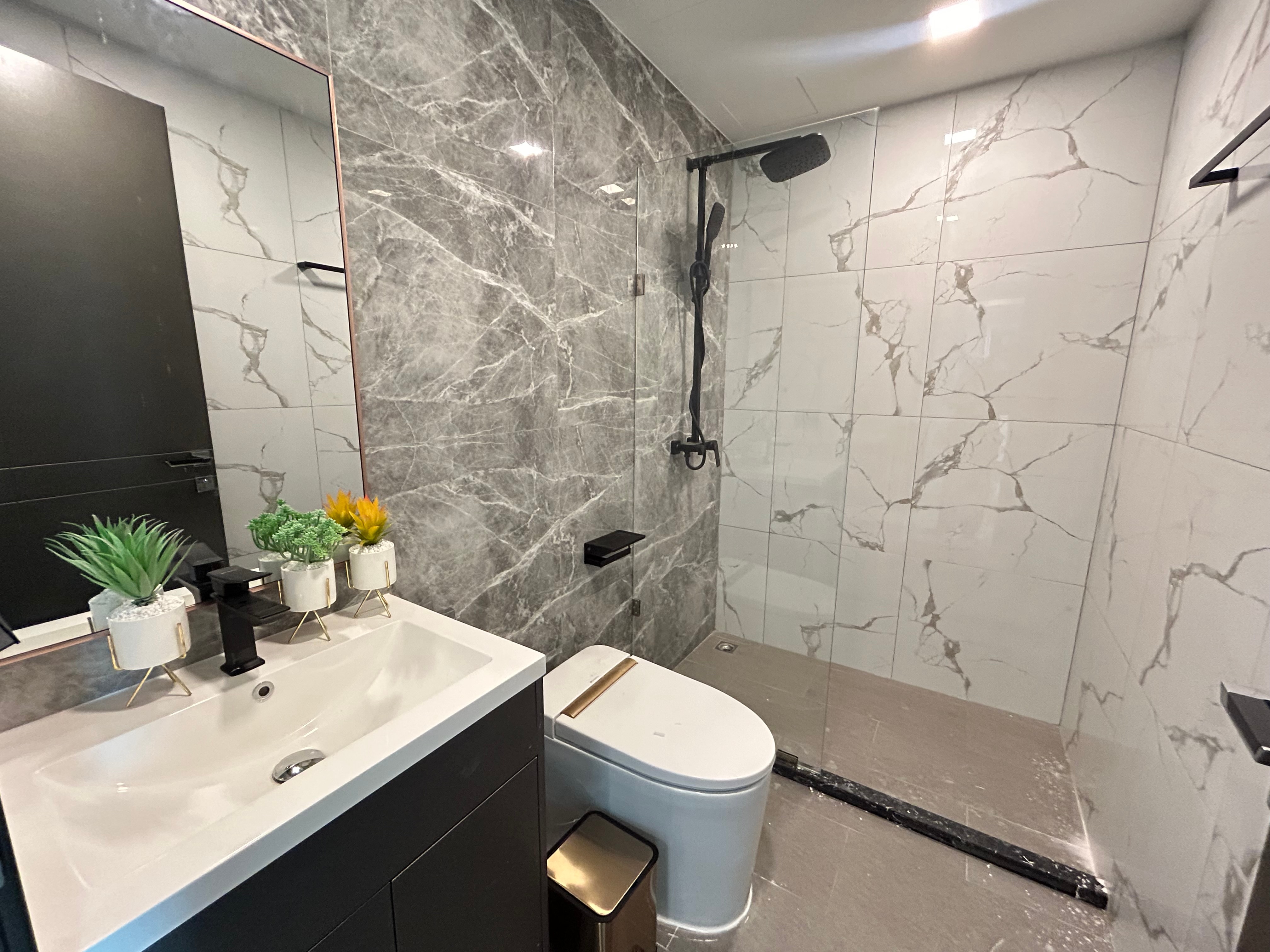 Large 2 bedroom For Rent photo 13