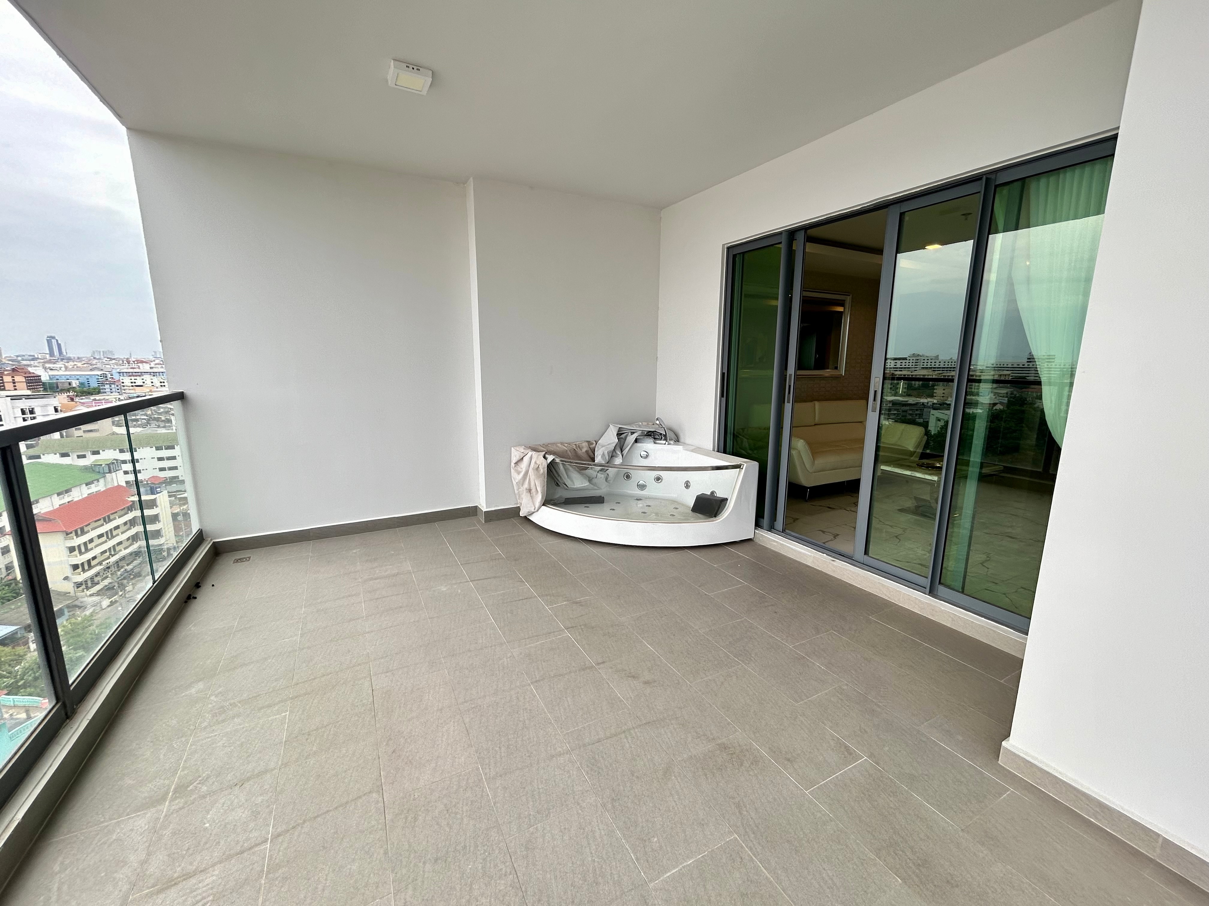 Large 2 bedroom For Rent photo 12