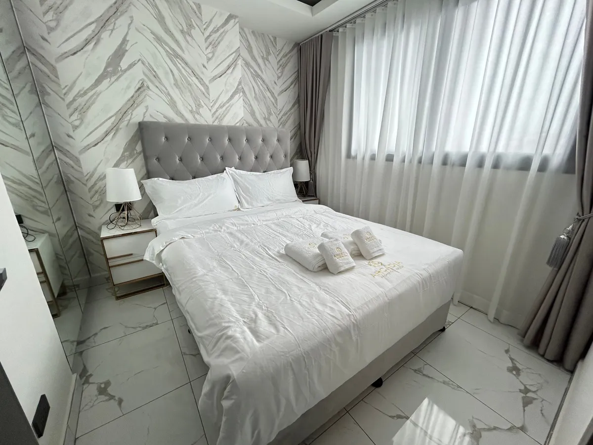 CHEAPEST 1 bed in Millennium Tower For Rent photo 14