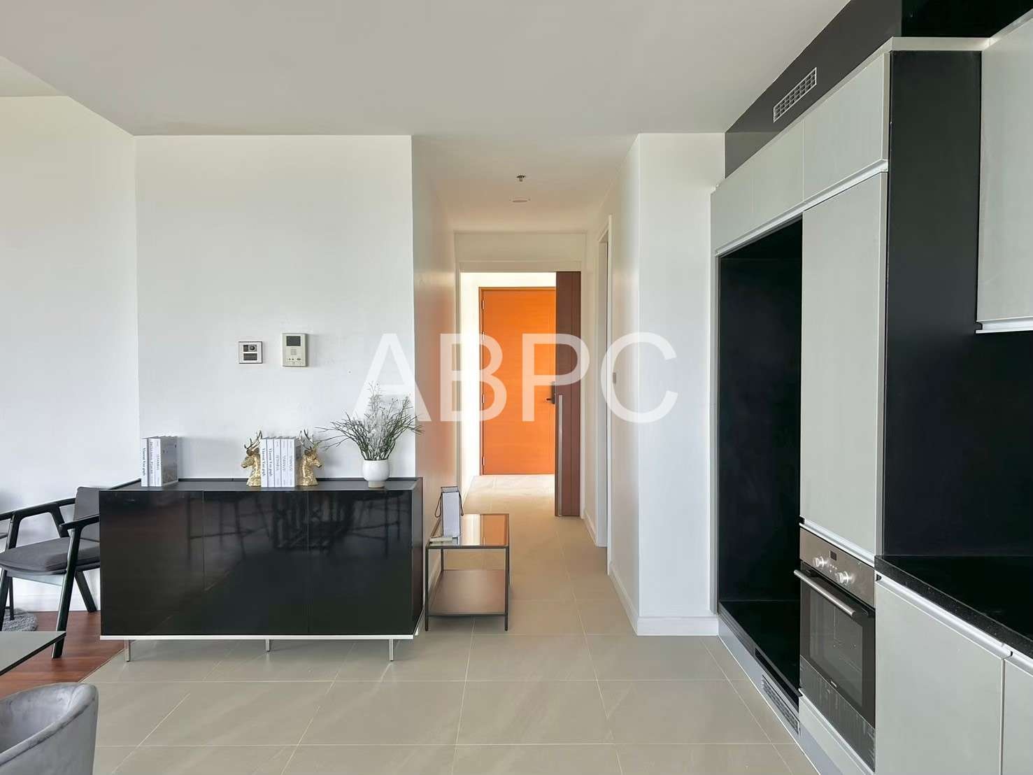 Beachfront Condo for Sale In Wongamat Beach photo 3