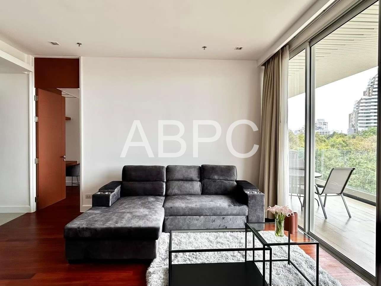 2 Bedroom Condo In Wongamat For Sale photo 10