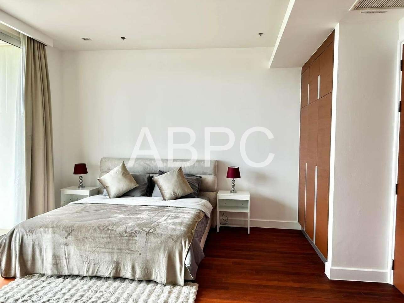2 Bedroom Condo In Wongamat For Sale photo 8