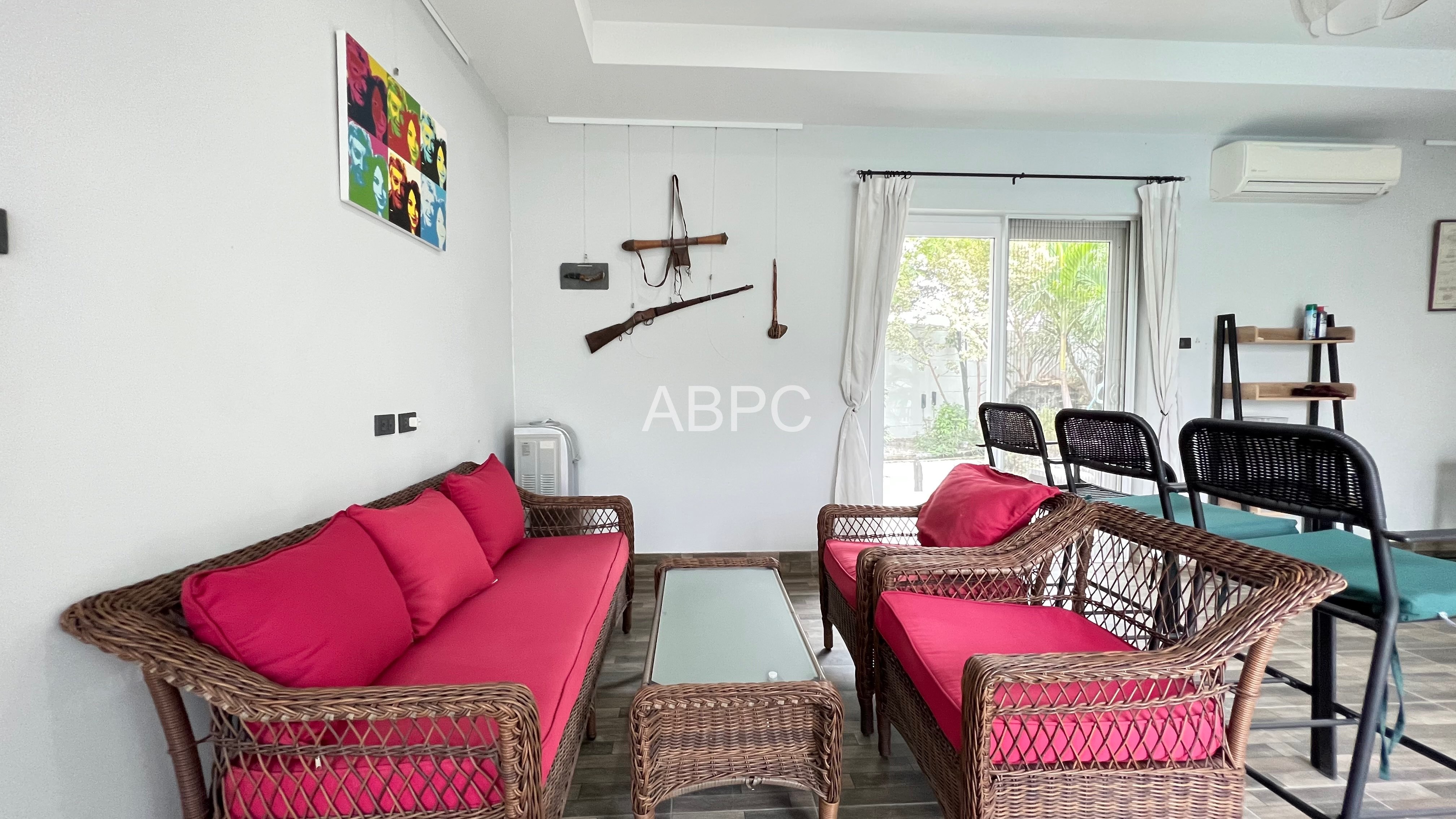3 bedrooms 4 bathrooms Pool Villa in East Pattaya photo 6