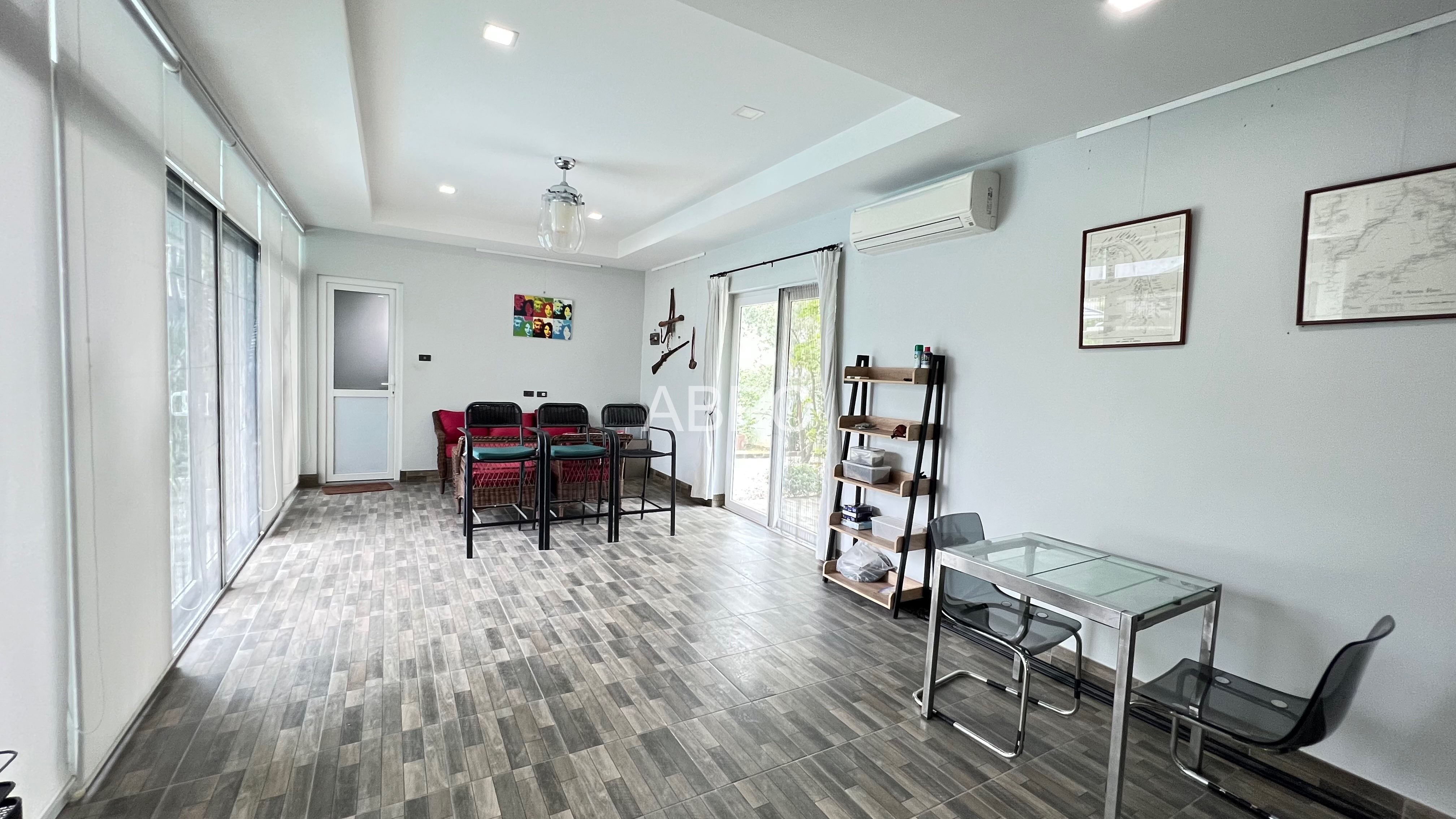 3 bedrooms 4 bathrooms Pool Villa in East Pattaya photo 4