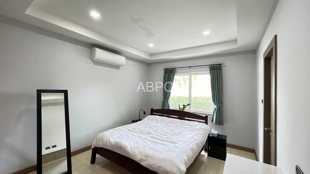 3 bedrooms 4 bathrooms Pool Villa in East Pattaya photo 12