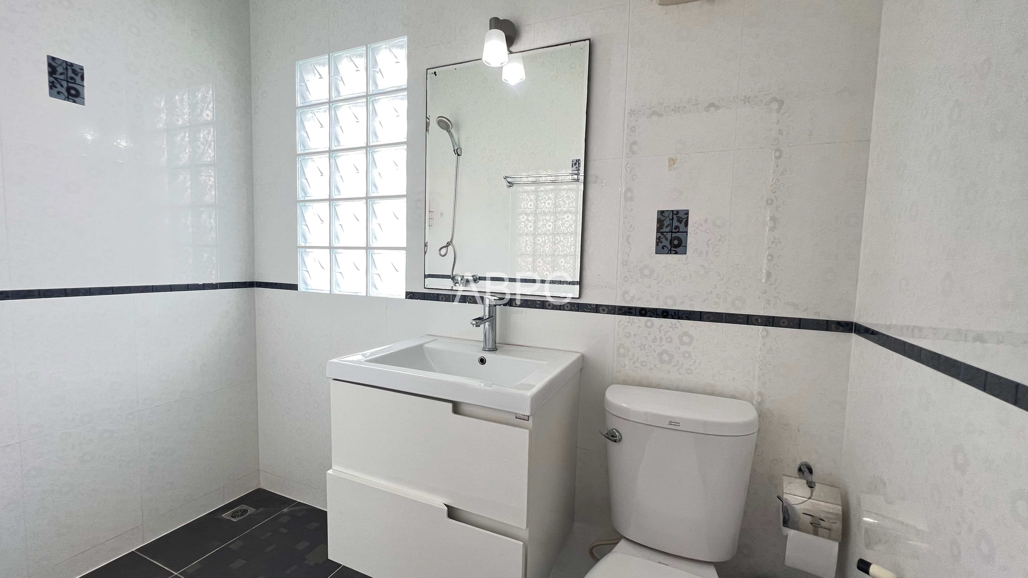 5 Bed 5 Bath House in East pattaya - SP5 Village photo 11