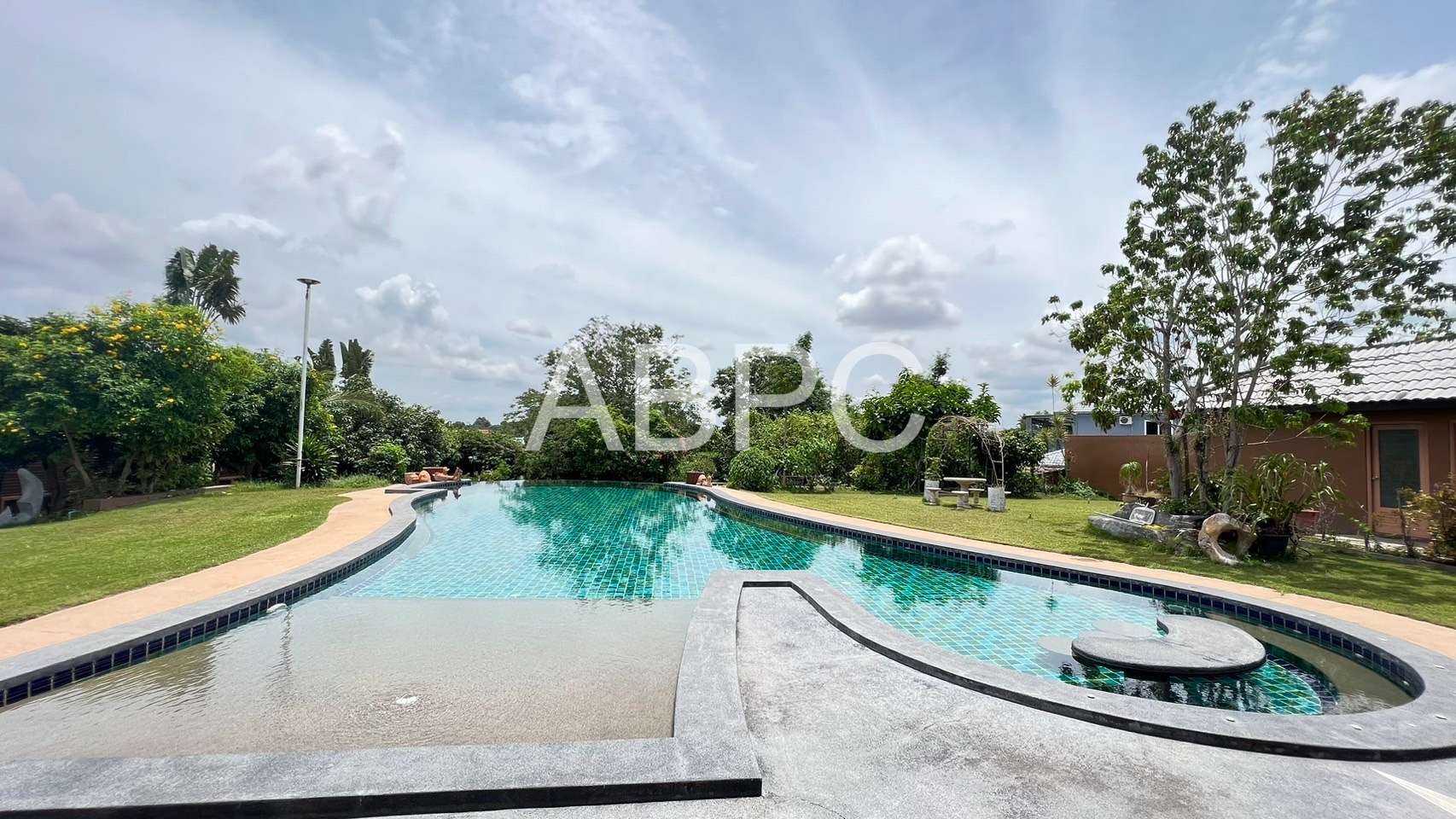 6 Bedrooms 7 Bathrooms in East pattaya photo 9