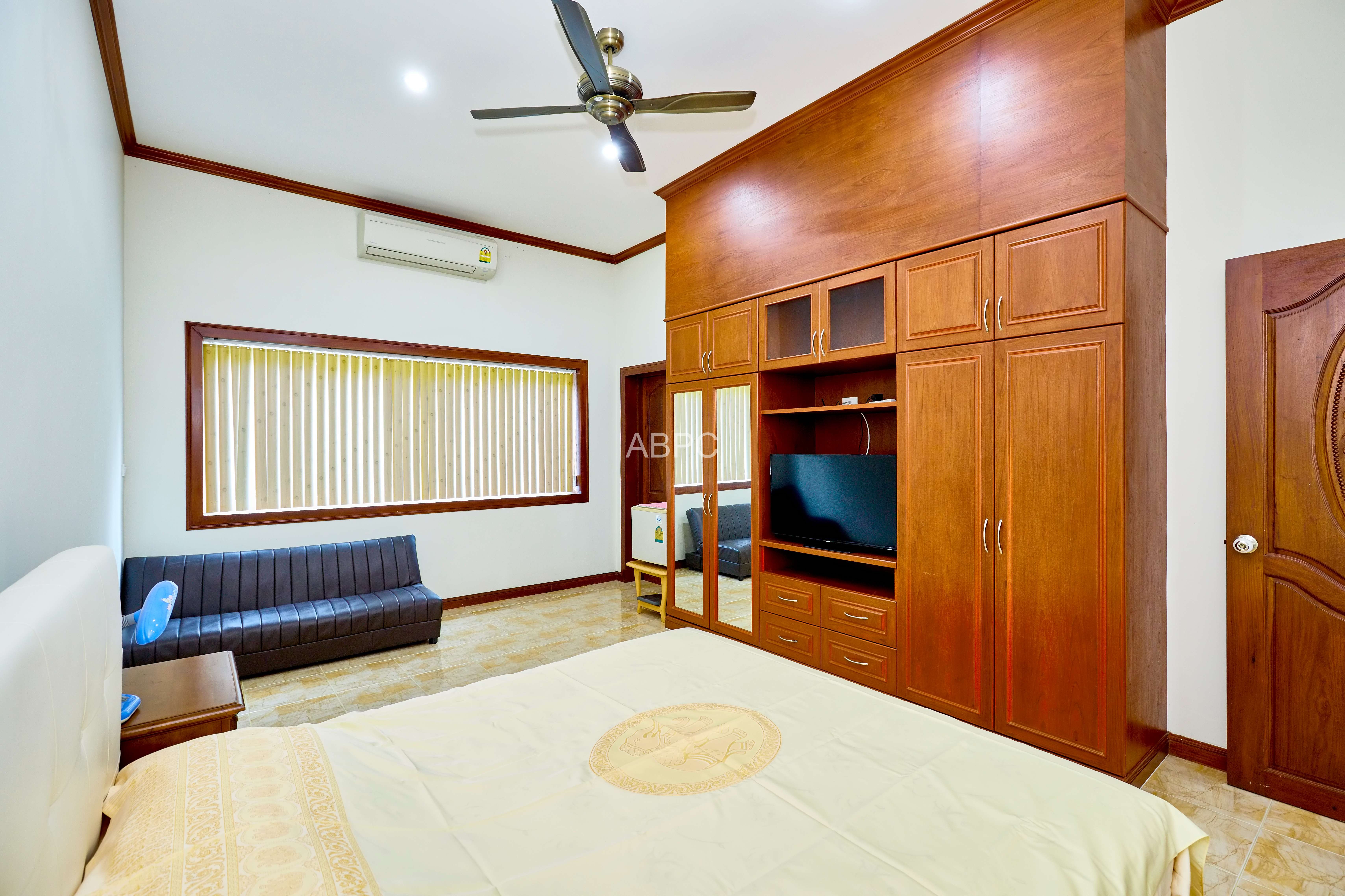 6 Bedrooms 7 Bathrooms in East pattaya photo 12