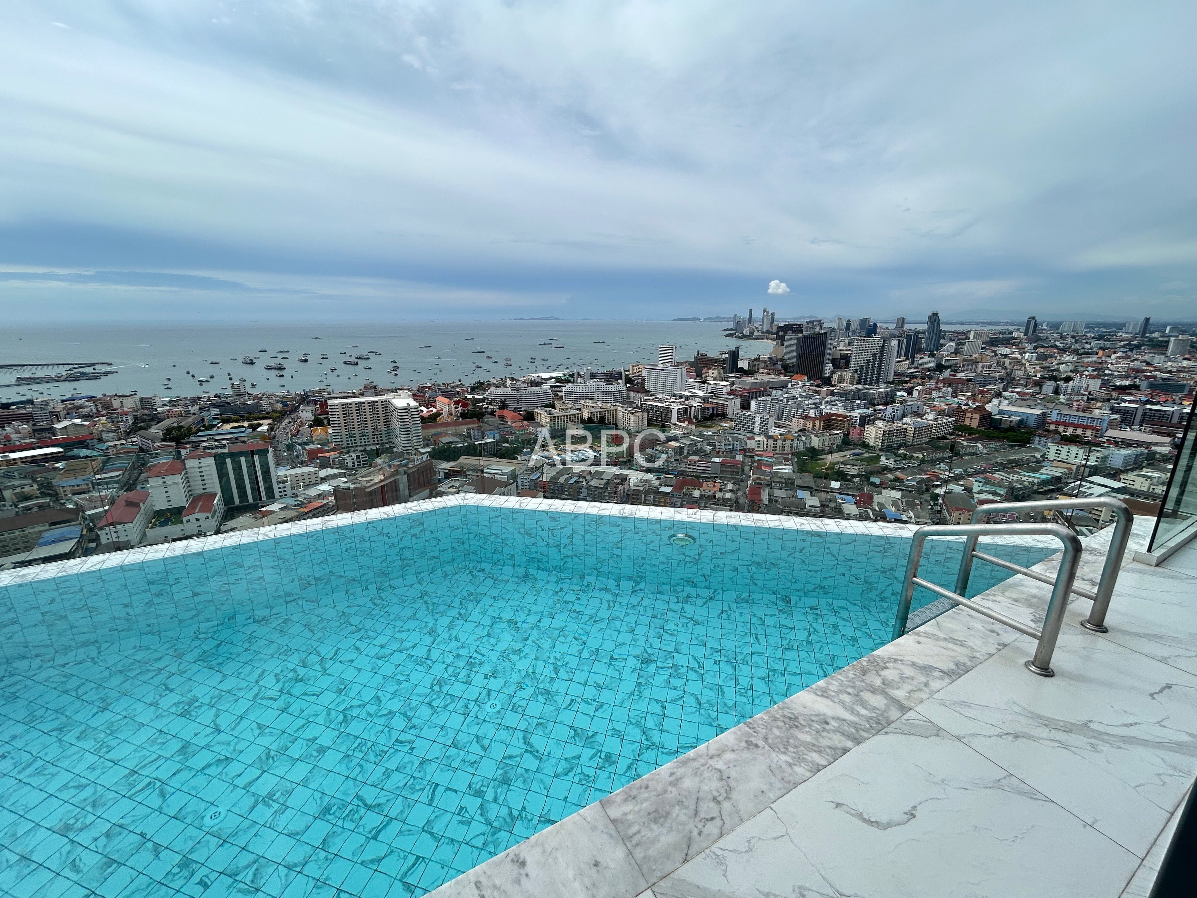 2 Bedroom in Central Area For Rent