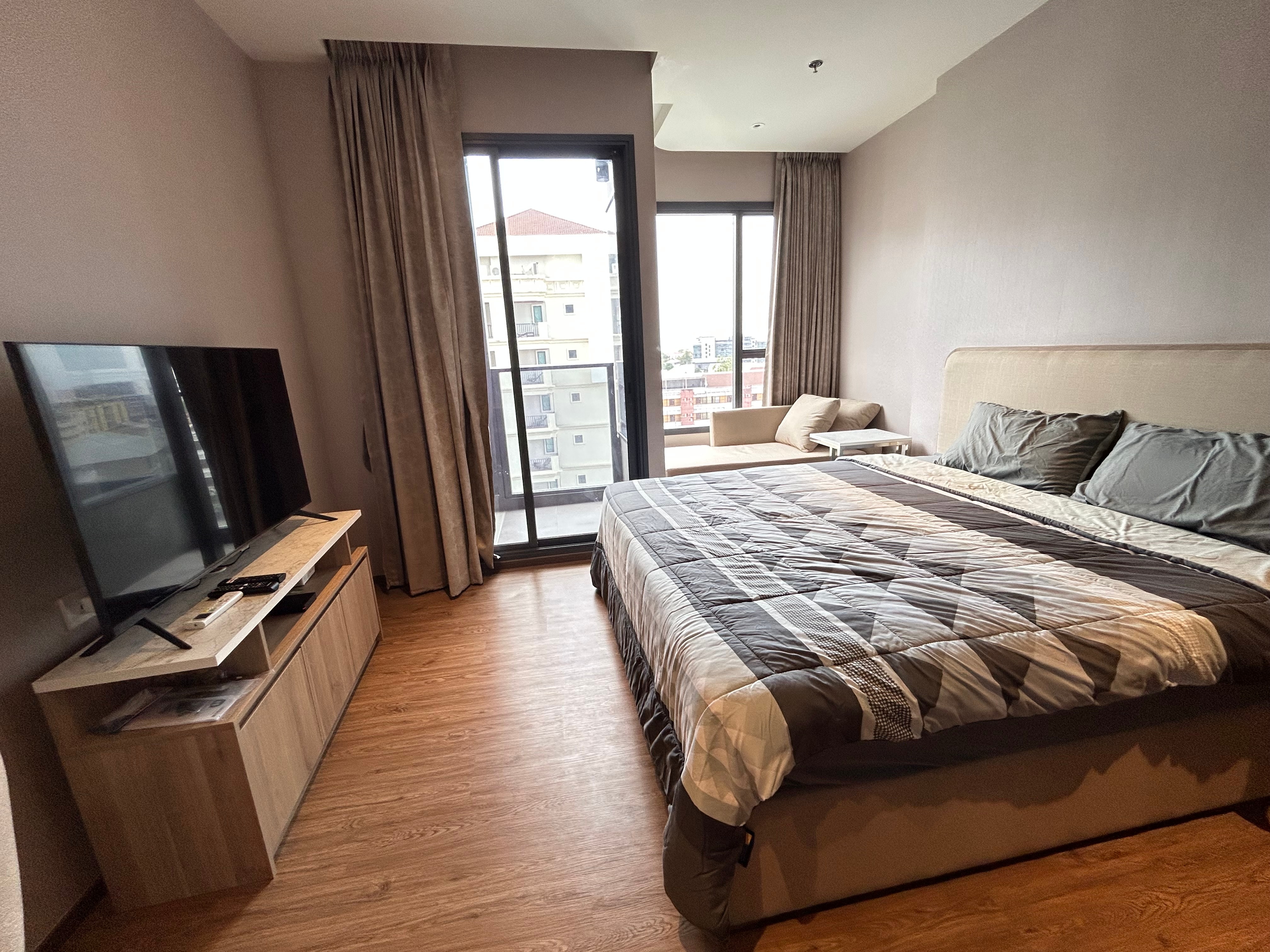 1 Bedroom Condo For Rent photo 10