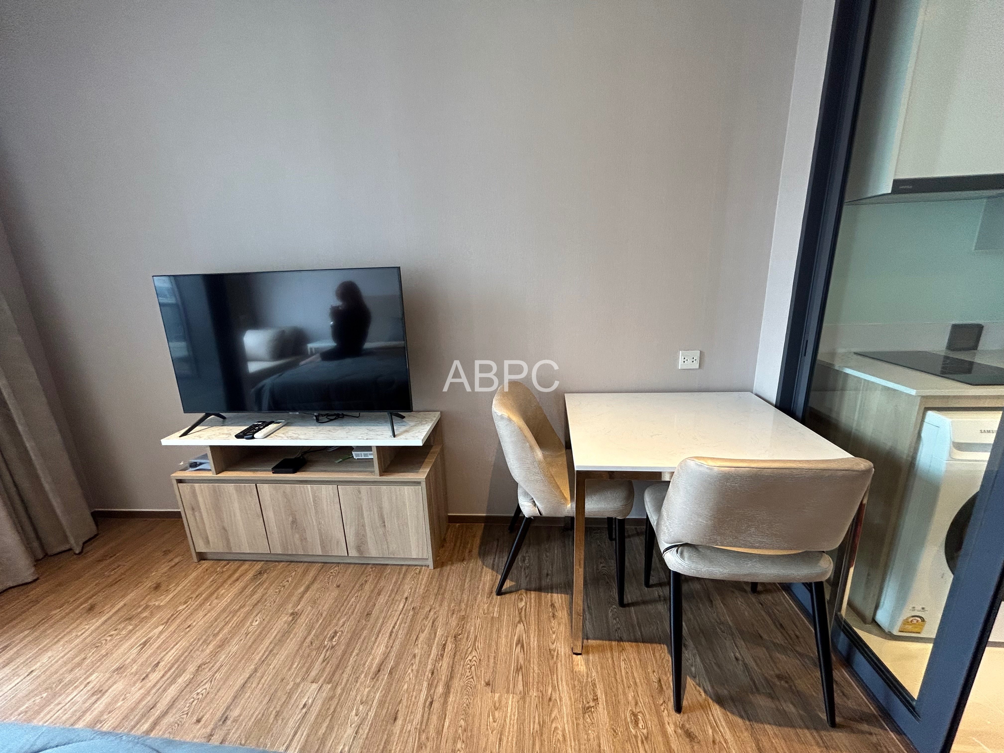 1 Bedroom Condo For Rent photo 3