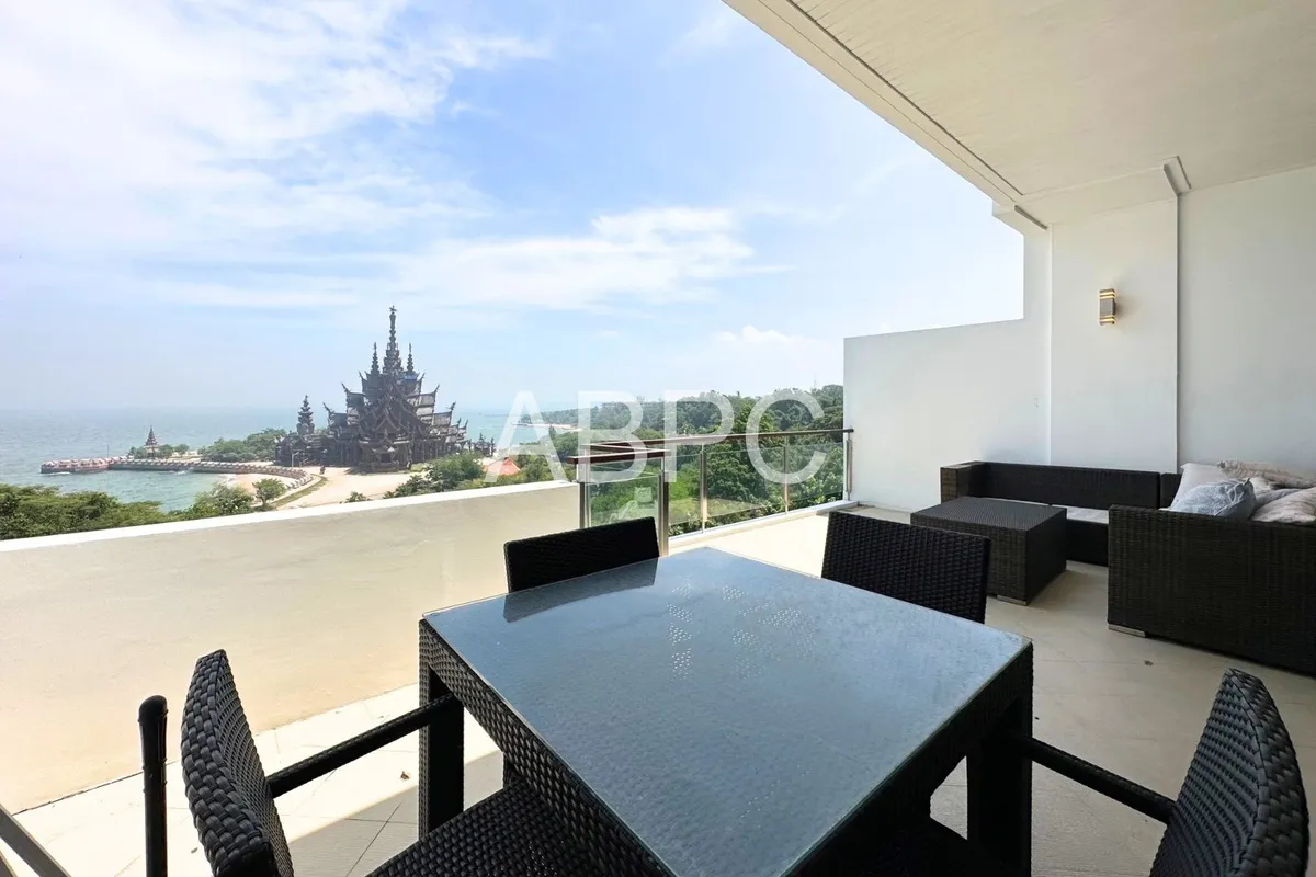 PENTHOUSE 2 Bedroom Condo with SEAVIEW