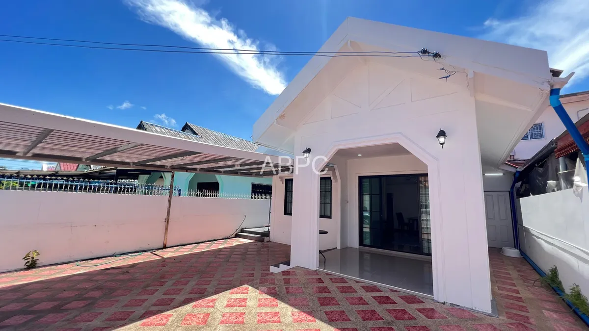 3 bedrooms 2 bathrooms in Soi Khao Talo