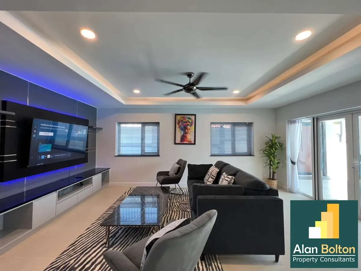 JUST LISTED 4 bedrooms 5 bathrooms in East Pattaya photo 4
