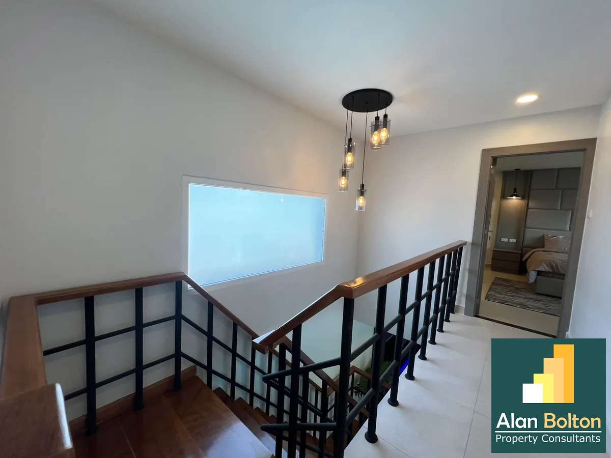 JUST LISTED 4 bedrooms 5 bathrooms in East Pattaya photo 5