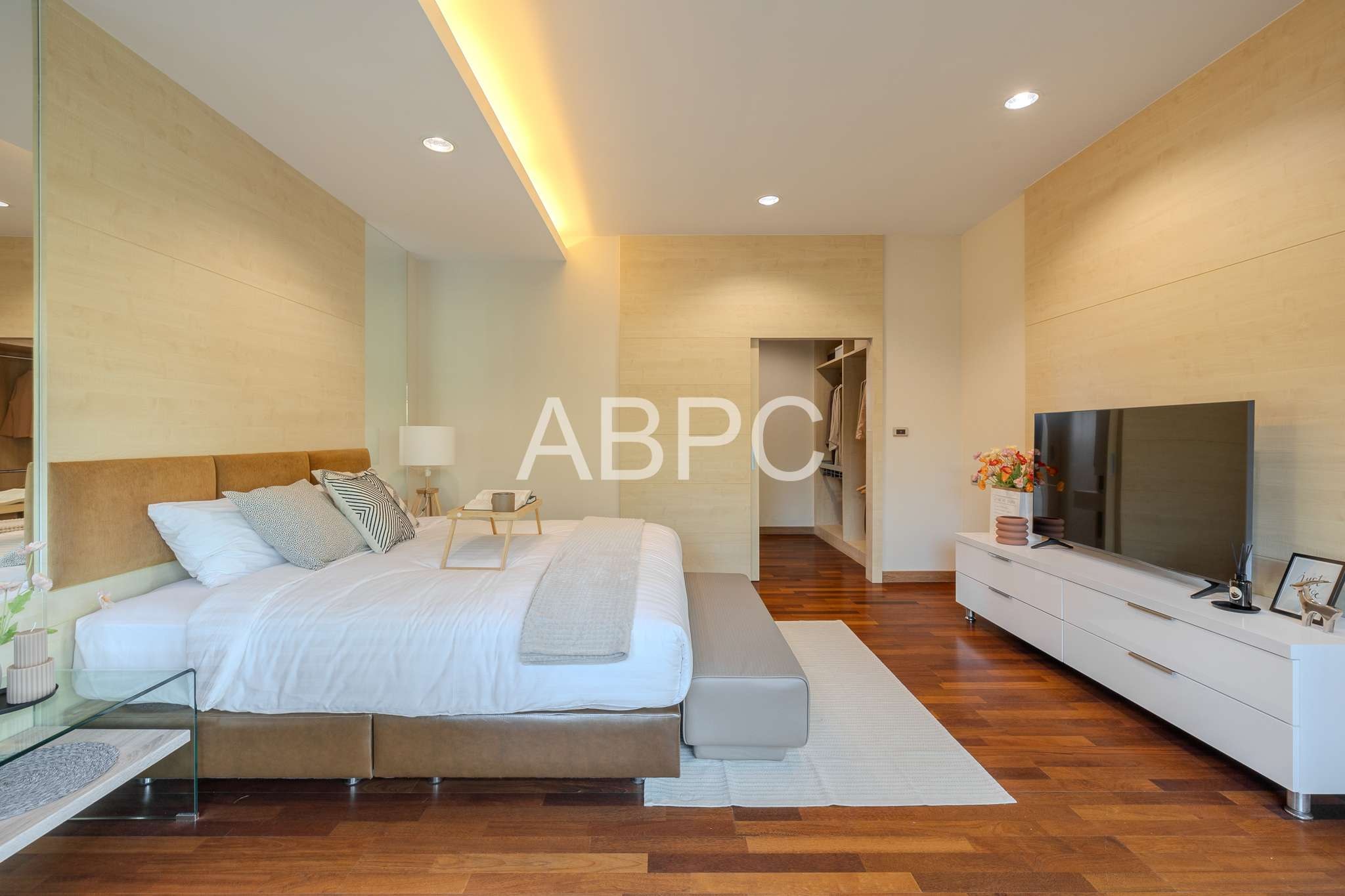 3 Bedrooms 4 Bathroom in Huay yai for rent photo 6