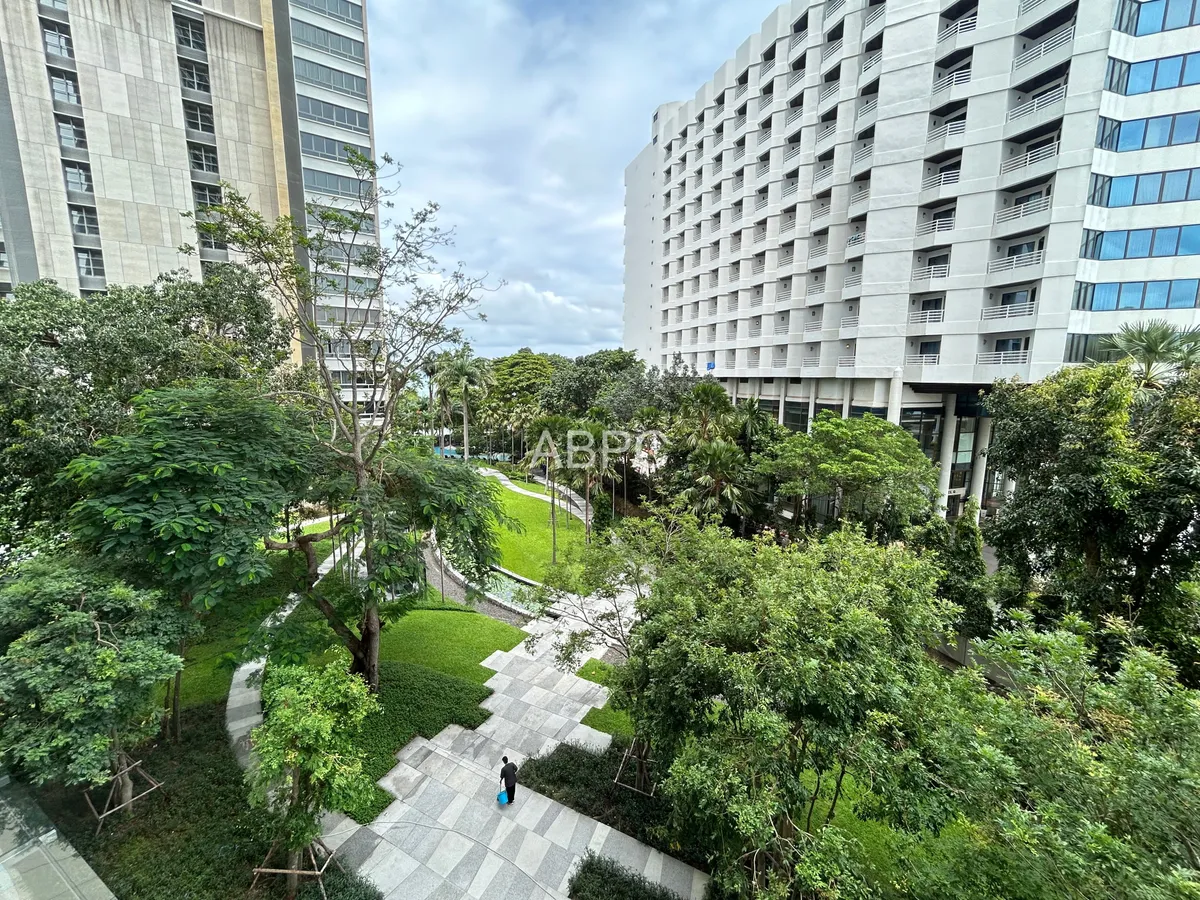 Beachfront Condo in Wongamat