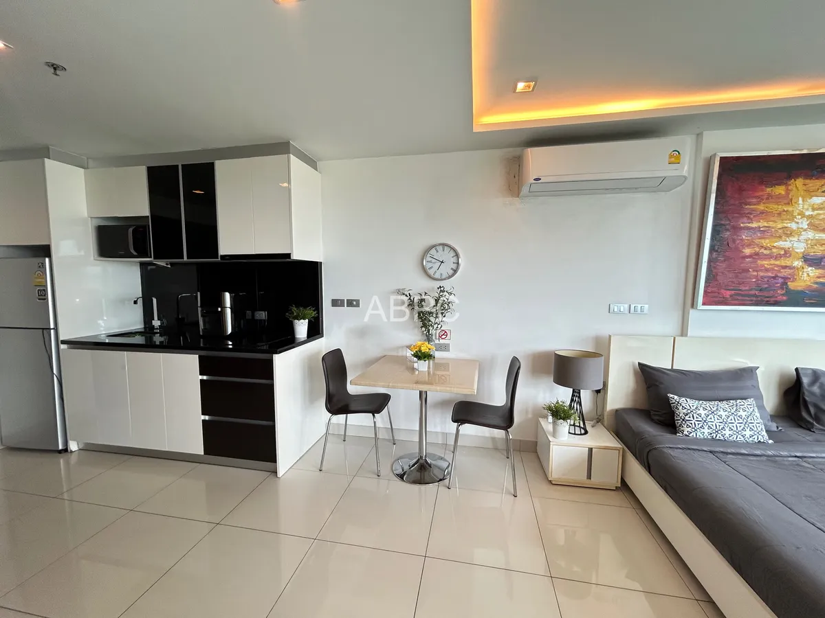 Ocean View Condo For Sale In Wongamat Tower photo 3