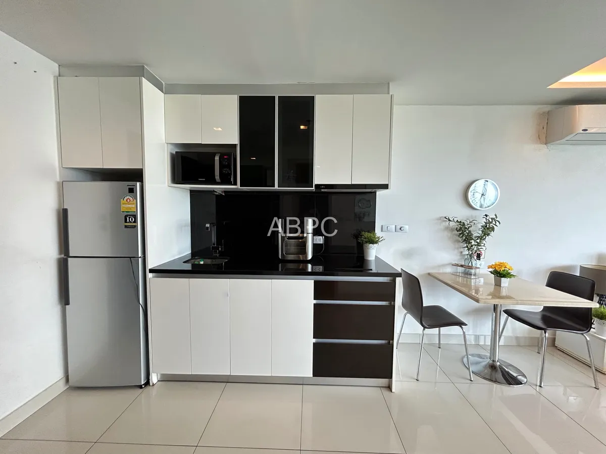 Ocean View Condo For Sale In Wongamat Tower photo 5
