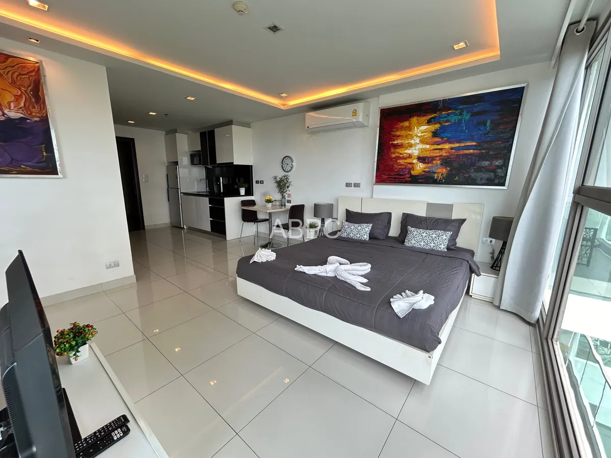 Ocean View Condo For Sale In Wongamat Tower photo 6