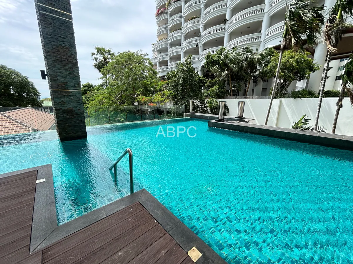 Ocean View Condo For Sale In Wongamat Tower photo 9