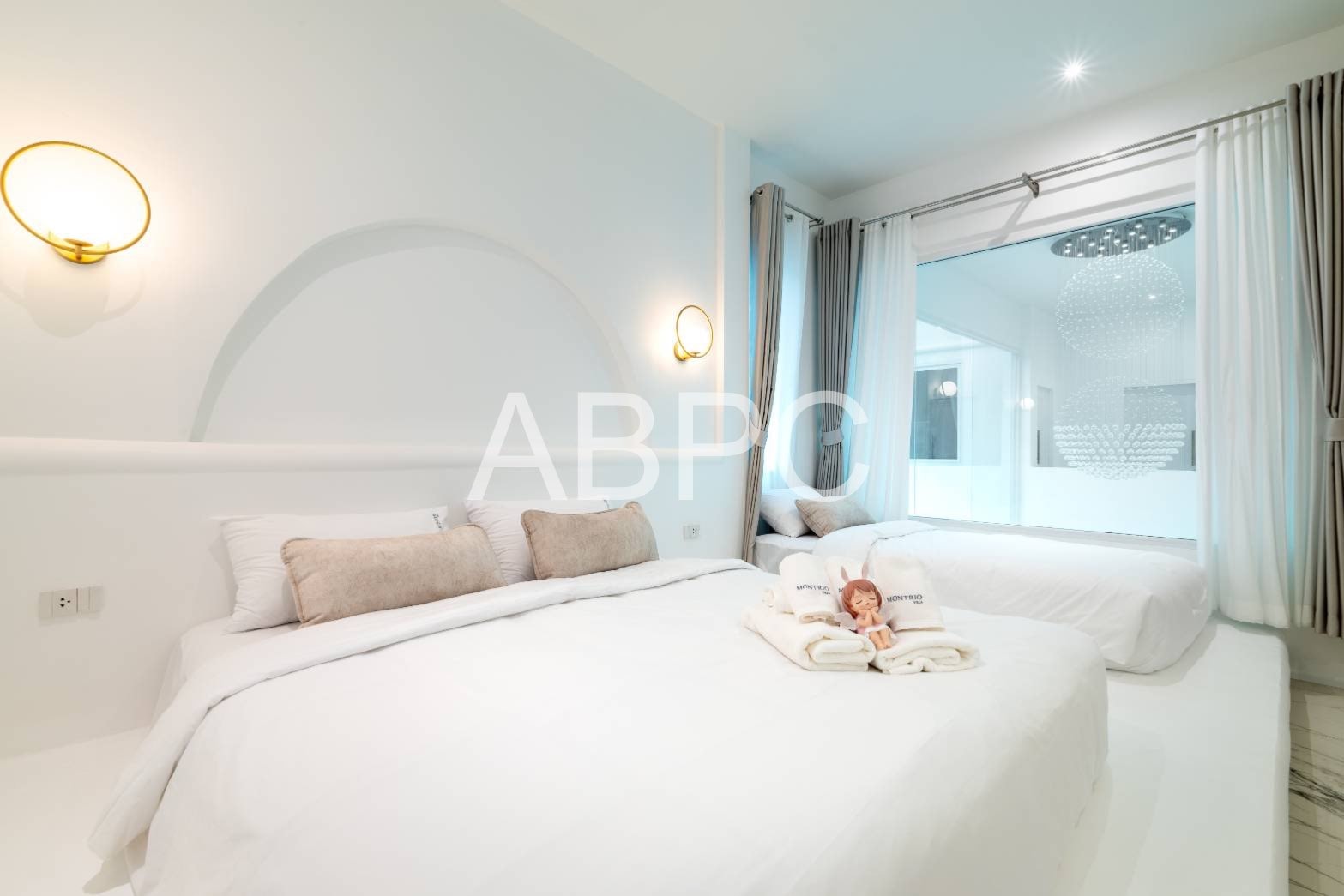 4 Bedrooms 5 Bathrooms in East Pattaya photo 2