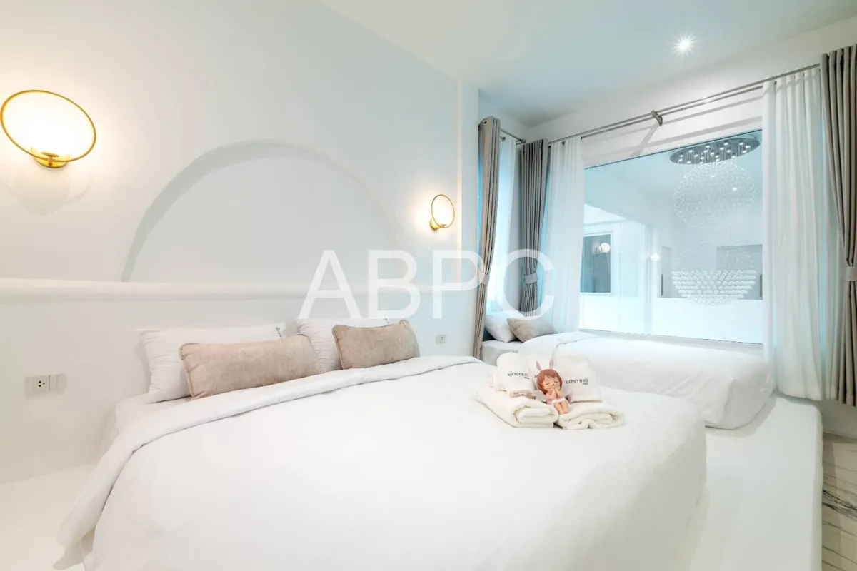 4 Bedrooms 5 Bathrooms in East Pattaya photo 2