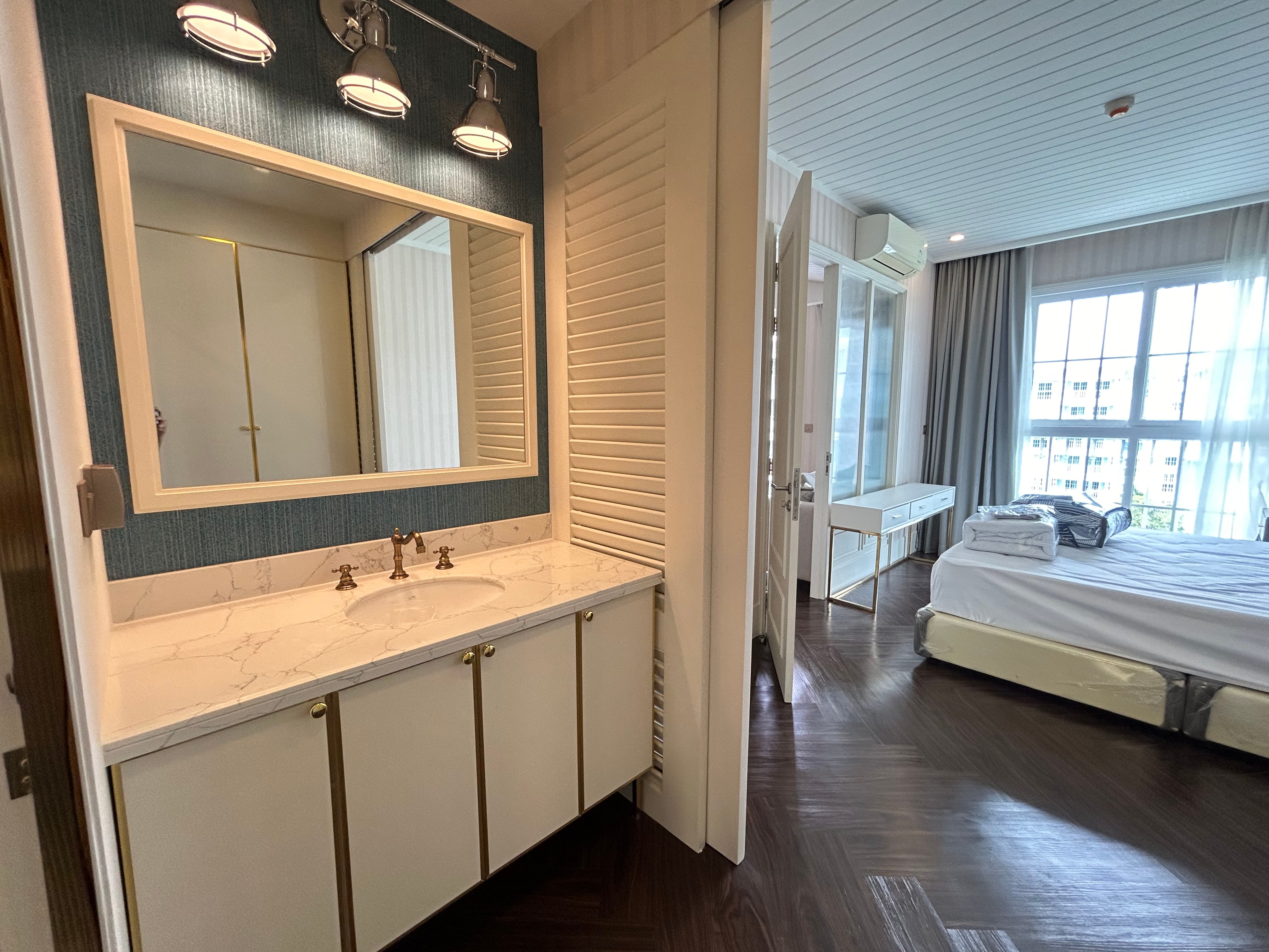 Beachfront 1 Bedroom Condo In Najomtien For Sale Or Rent photo 11