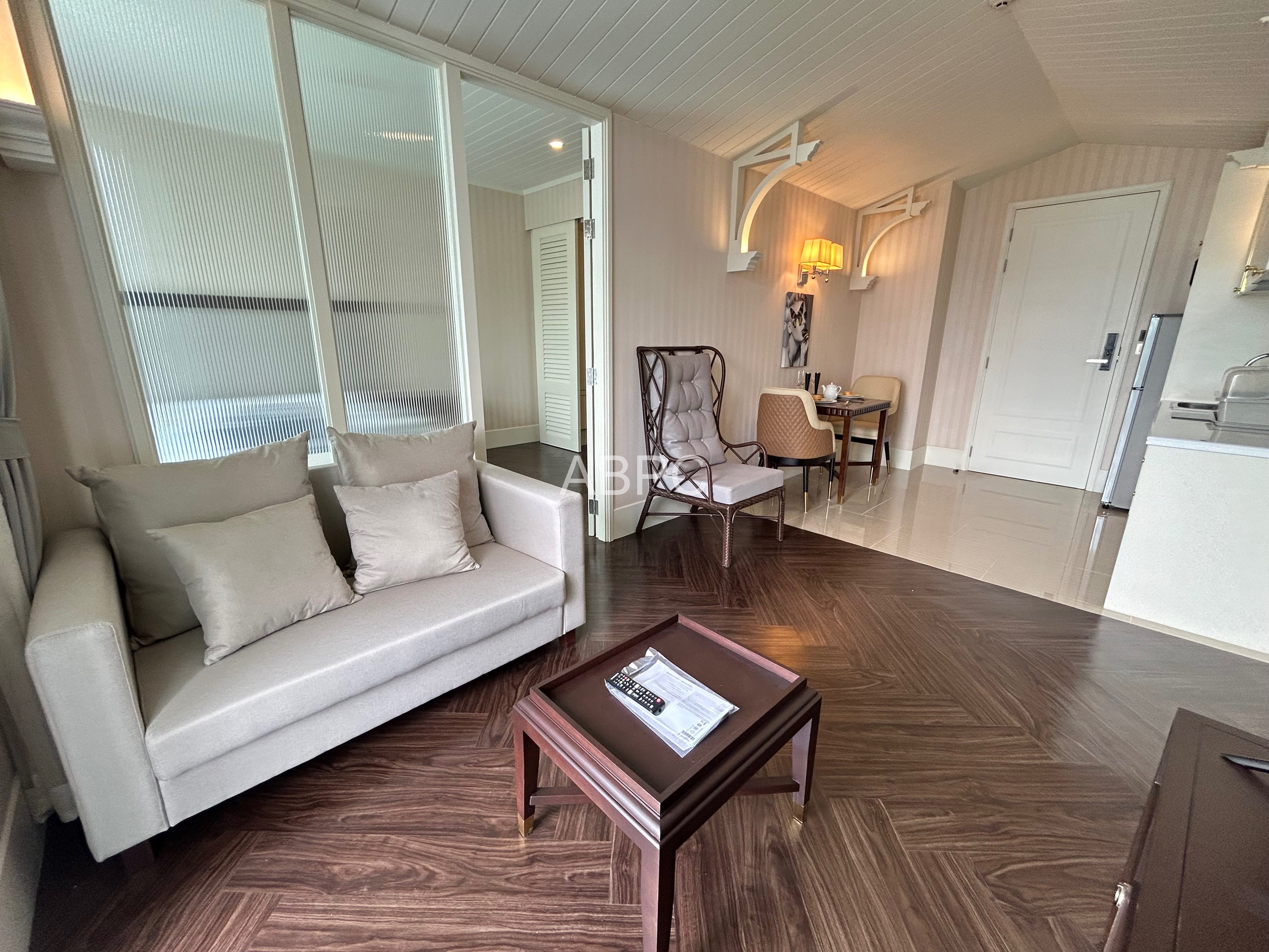 Beachfront 1 Bedroom Condo In Najomtien For Sale Or Rent photo 5