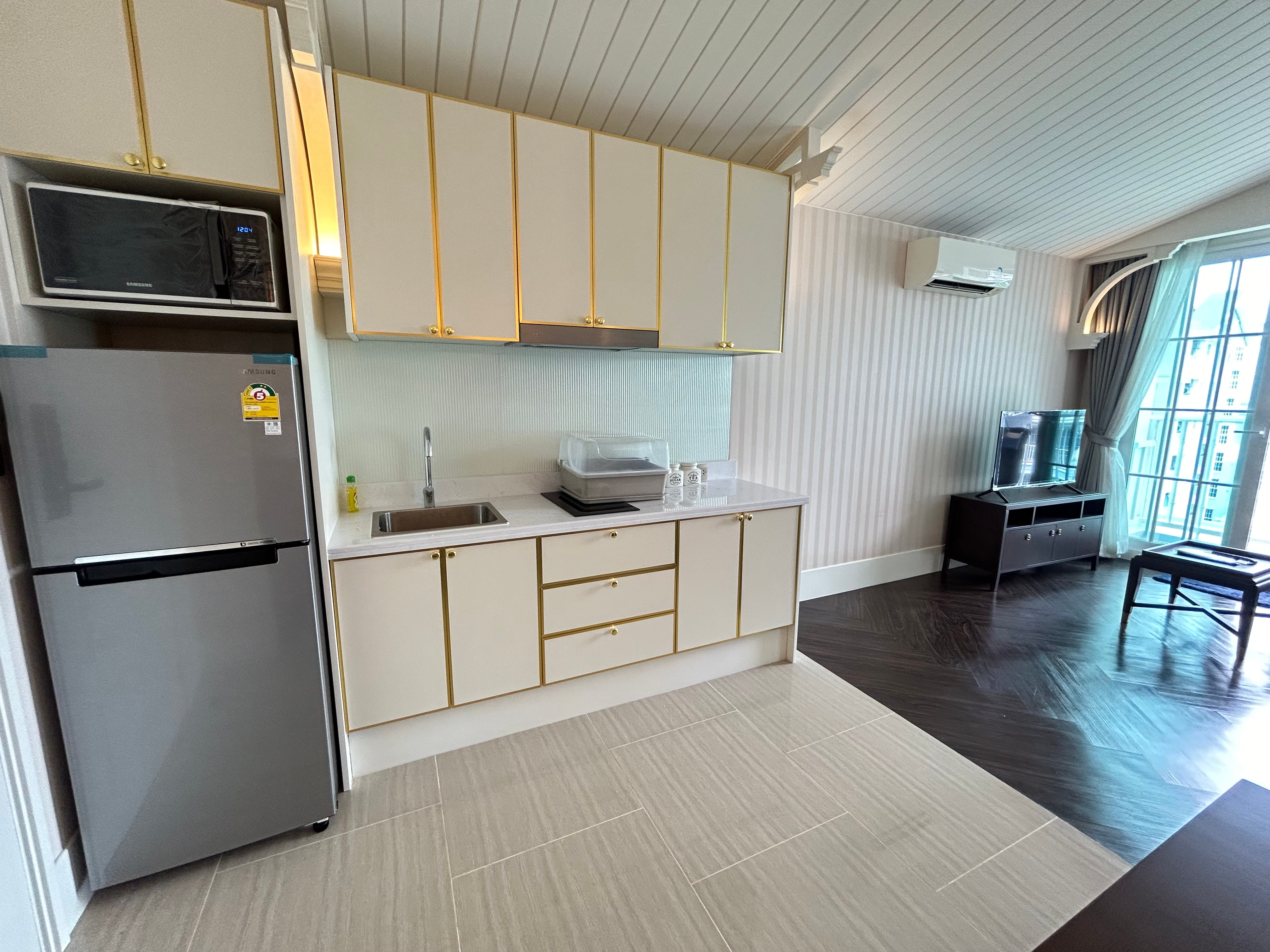 Beachfront 1 Bedroom Condo In Najomtien For Sale Or Rent photo 17