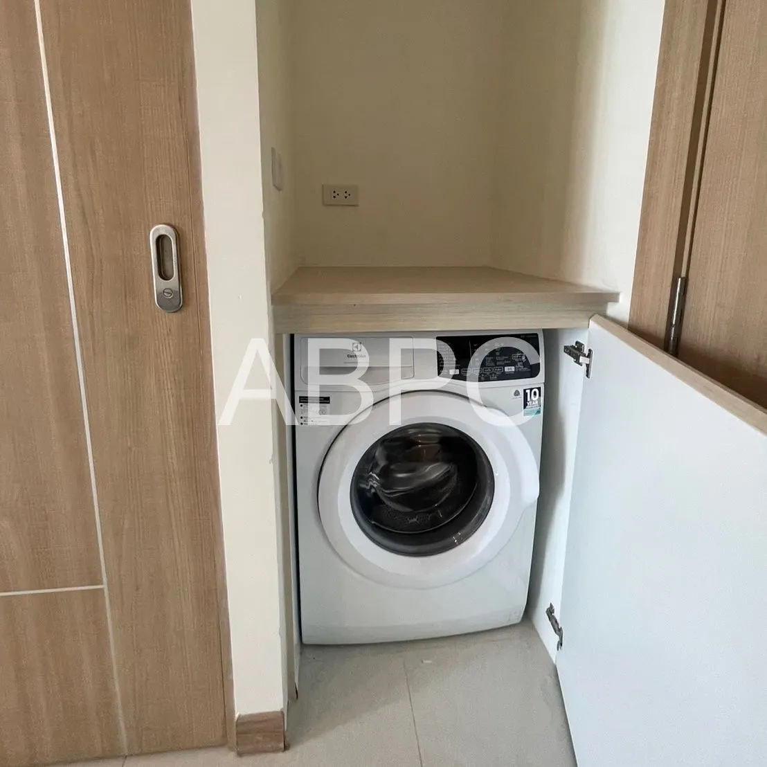 Riviera Jomtien 1 Bedroom Condo For Rent photo 5
