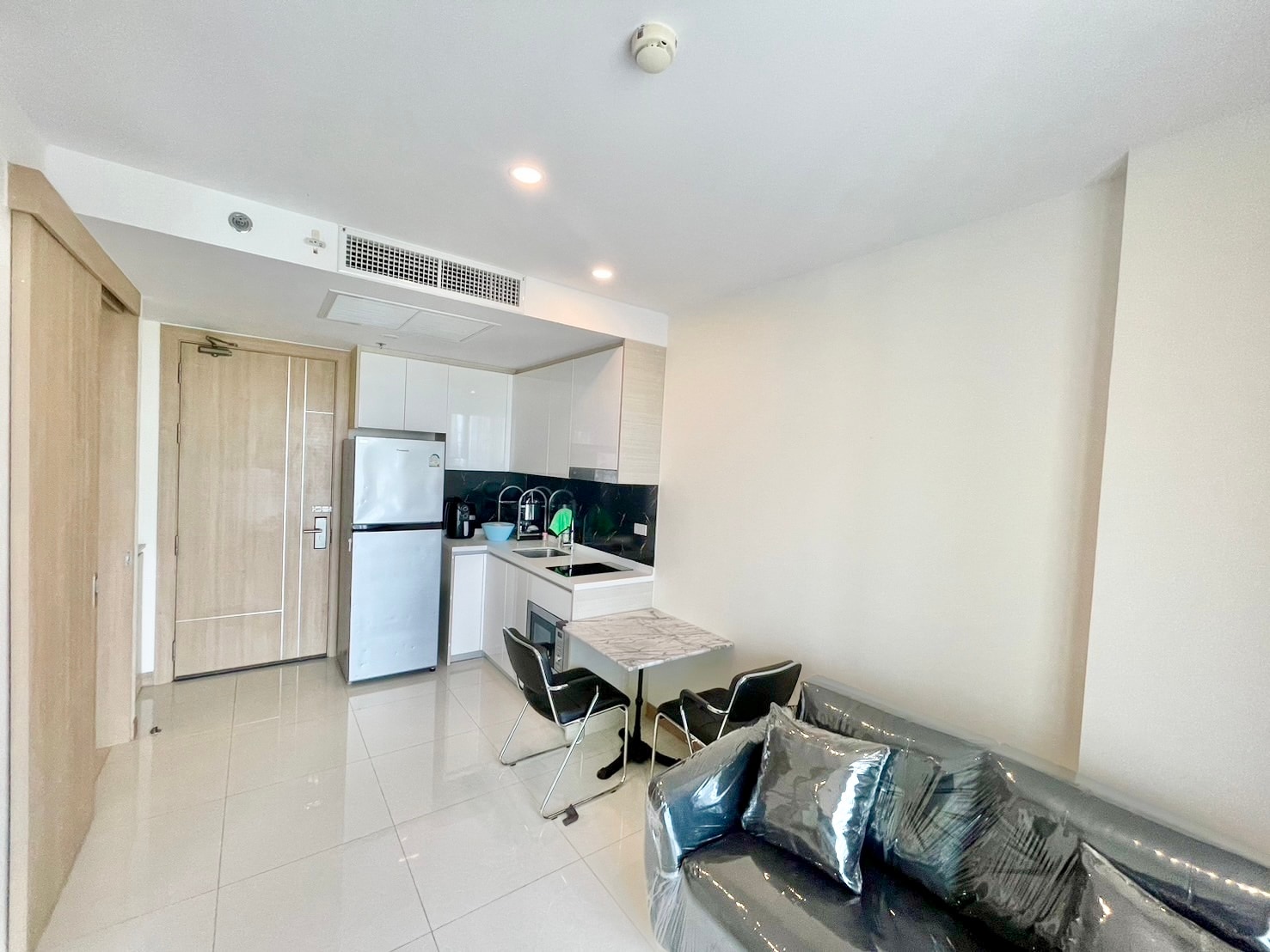 Riviera Jomtien 1 Bedroom Condo For Rent photo 15