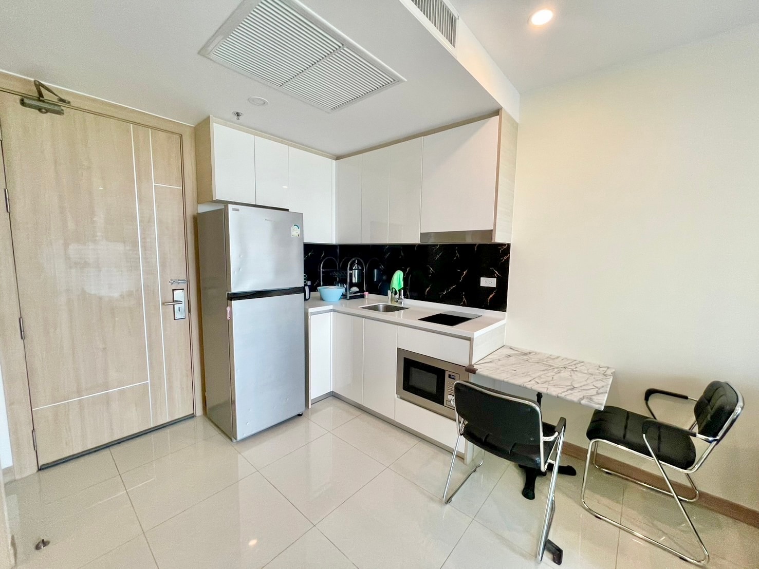 Riviera Jomtien 1 Bedroom Condo For Rent photo 11