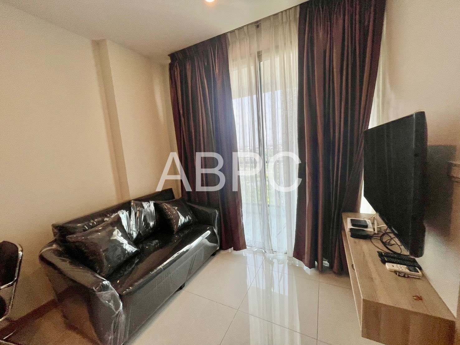 Riviera Jomtien 1 Bedroom Condo For Rent photo 2